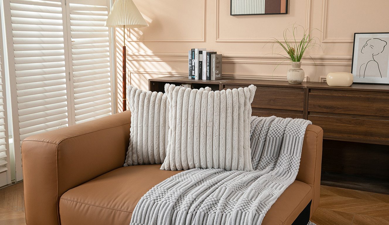 OTTO home Dekokissen Milara Premium, flauschige Kissenhülle, unifarben, sehr weich, hochwertig 350g/m² – Bild 2 von 4