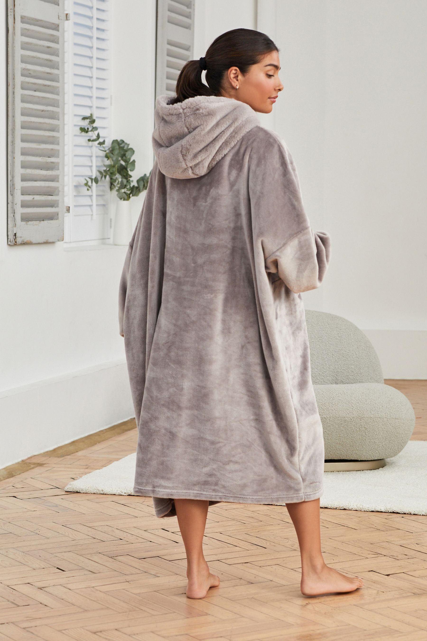 Grey Next aus Damenbademantel Polyester Fleece, Kapuzendecke