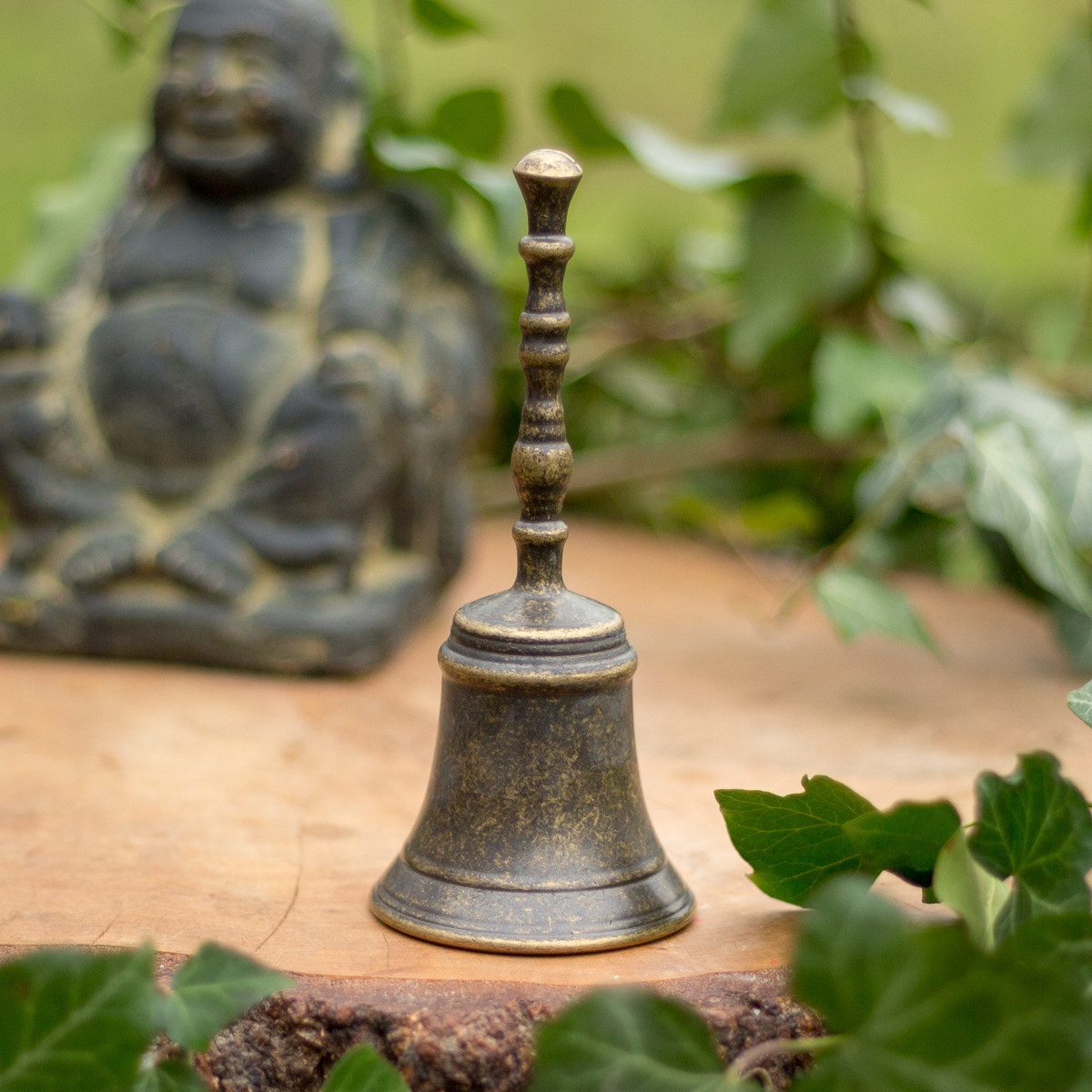 Antikas Wanddekoobjekt Nostalgische Glocke aus brüniertem Messing, Tischglocke, wunderbar