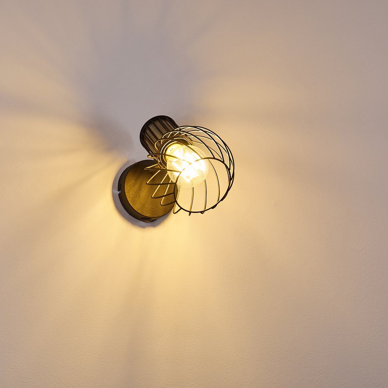 Wandleuchte Leuchtmittel, aus Retro/Vintage in An-/Ausschalter, E27, ohne Schwarz/Gold, Wandspot, hofstein Metall verstellbare »Offeio« Wandlampe Lichteffekt