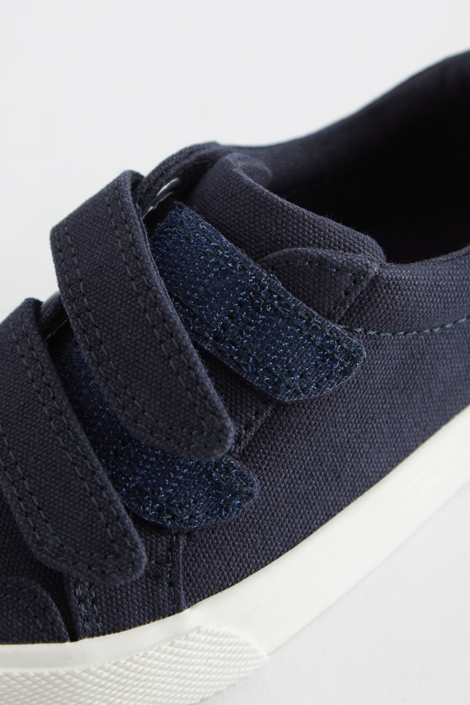 Next Schuhe mit Doppelklettverschluss, weite Passform Sneaker (1-tlg)