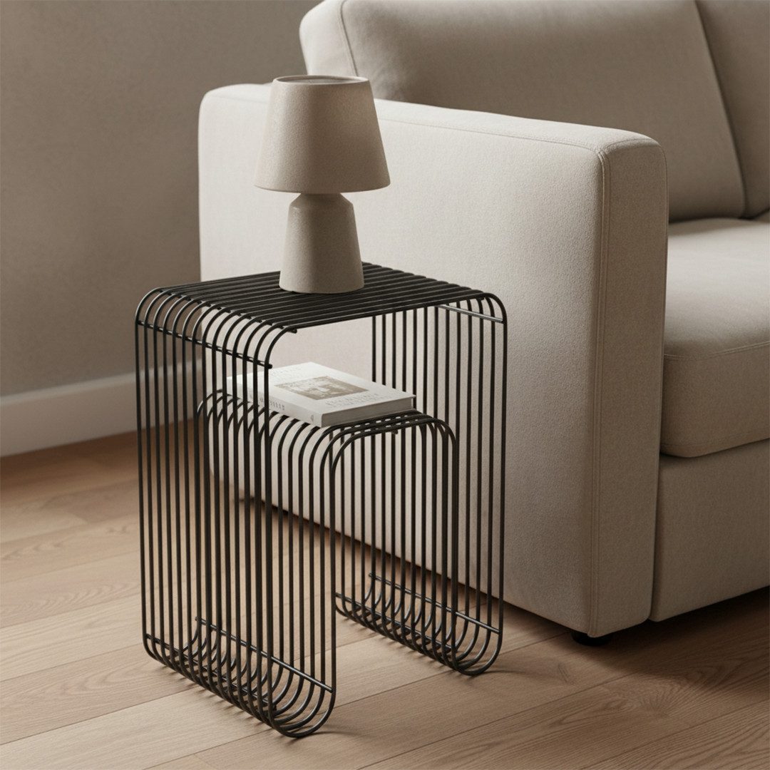 skølm Beistelltisch Vali als Hocker oder Bücherregal nutzbar (schwarz), Couchtisch aus Metall, offenes Gitterdesign, Ablageregal 39x34x49 cm