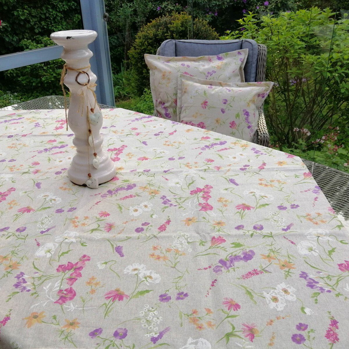 Mit Liebe dekoriert Tischdecke Tischdecken Blumen auf der Wiese - Beschichtet
