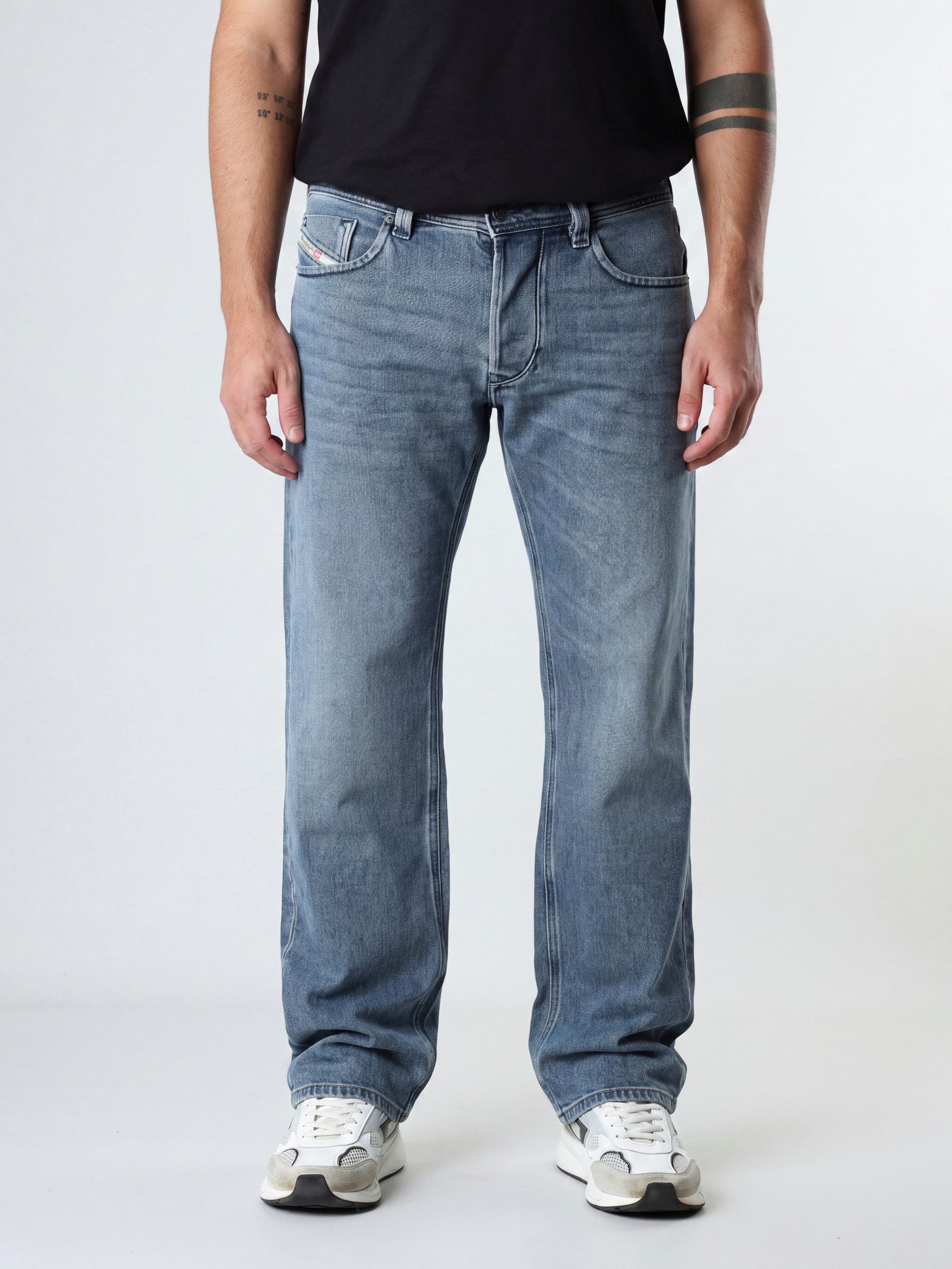 Diesel Straight-Jeans reguläre, gerade Beinform - 1985 LARKEE niedrige Leibhöhe