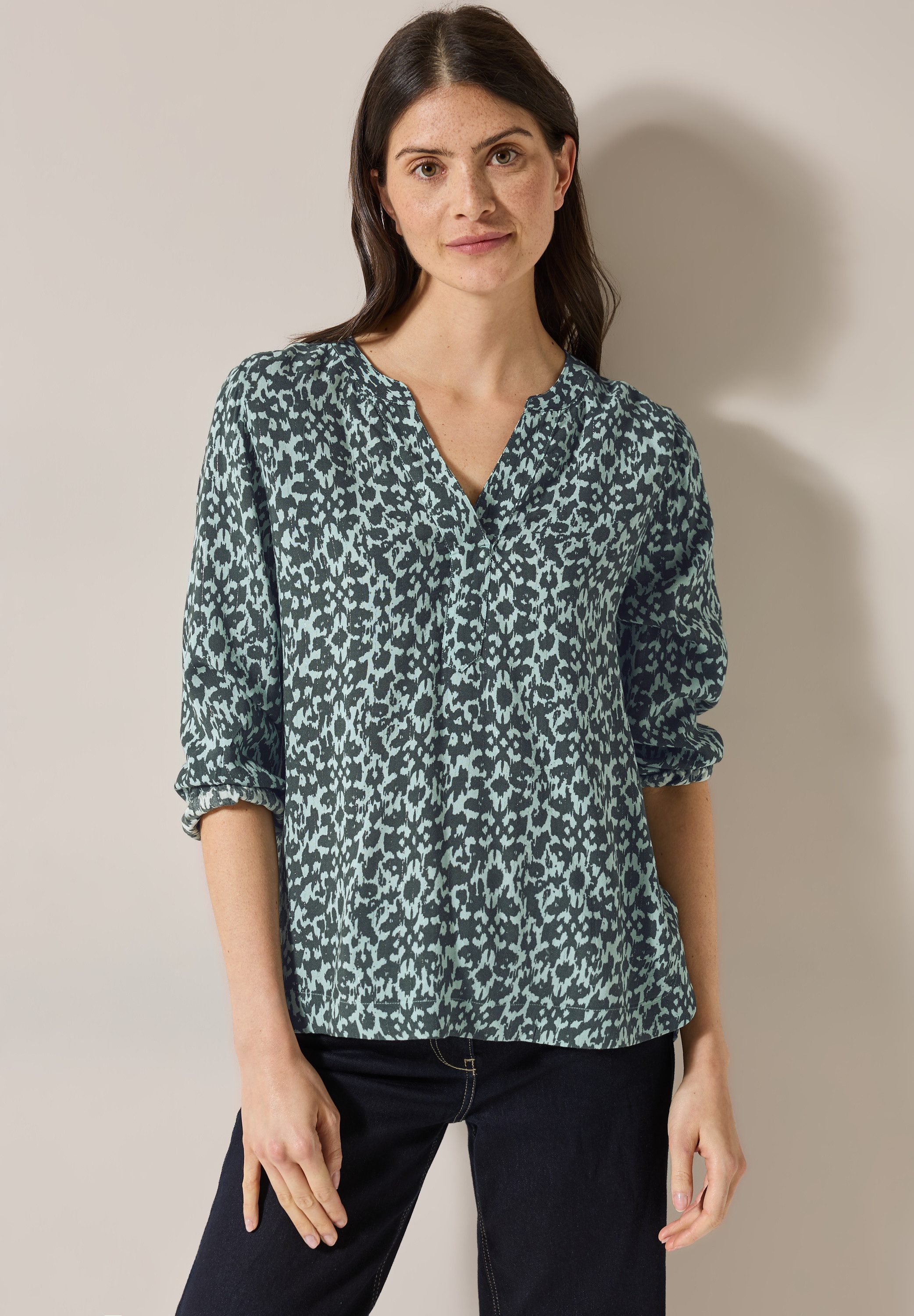 Klassische Bluse