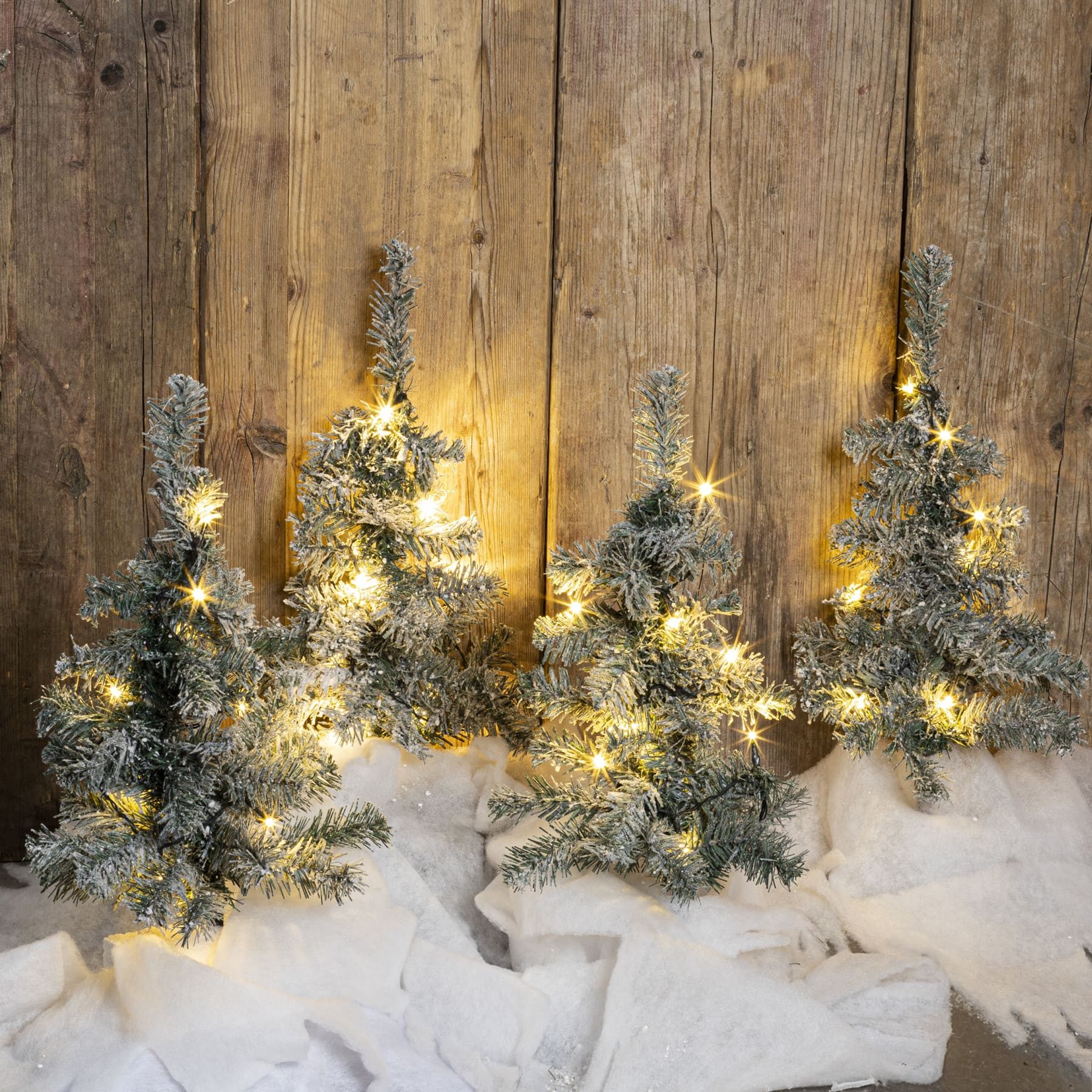 Dekoleidenschaft Künstlicher Weihnachtsbaum in Schnee-Optik, 49 cm hoch, mit Lichterkette, Outdoor Christbaum, 4 Stück im Set, Tannenbaum, Gartendeko für Drauße – Bild 3 von 5