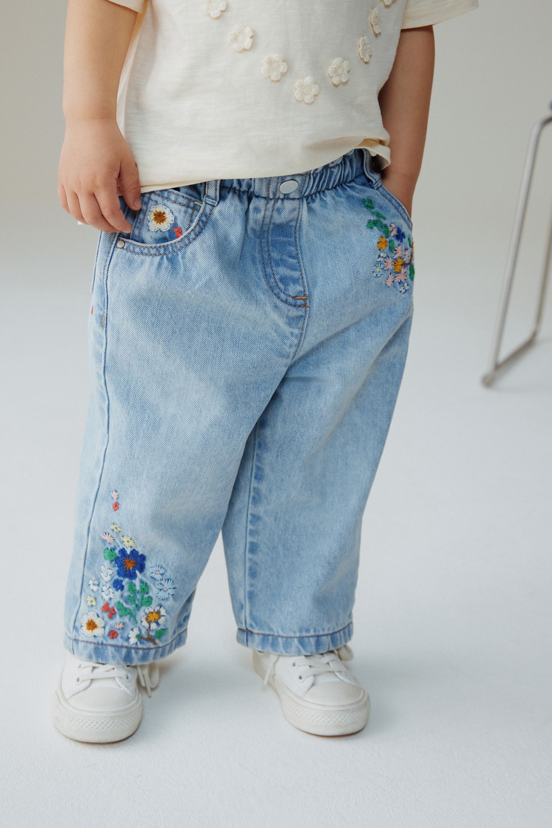 Next Dehnbund-Jeans Jeans mit Blumenstickereien (1-tlg)