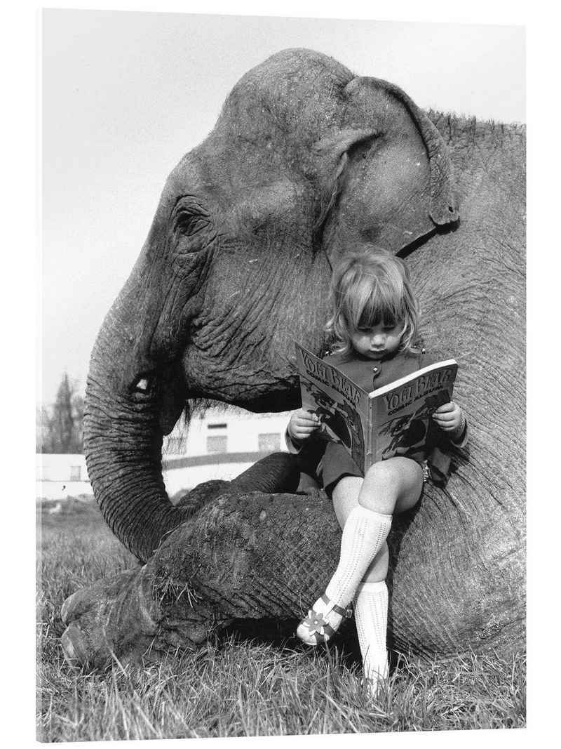 Posterlounge Acrylglasbild John Drysdale, Geschichten lesen mit Elefant, Wohnzimmer Fotografie