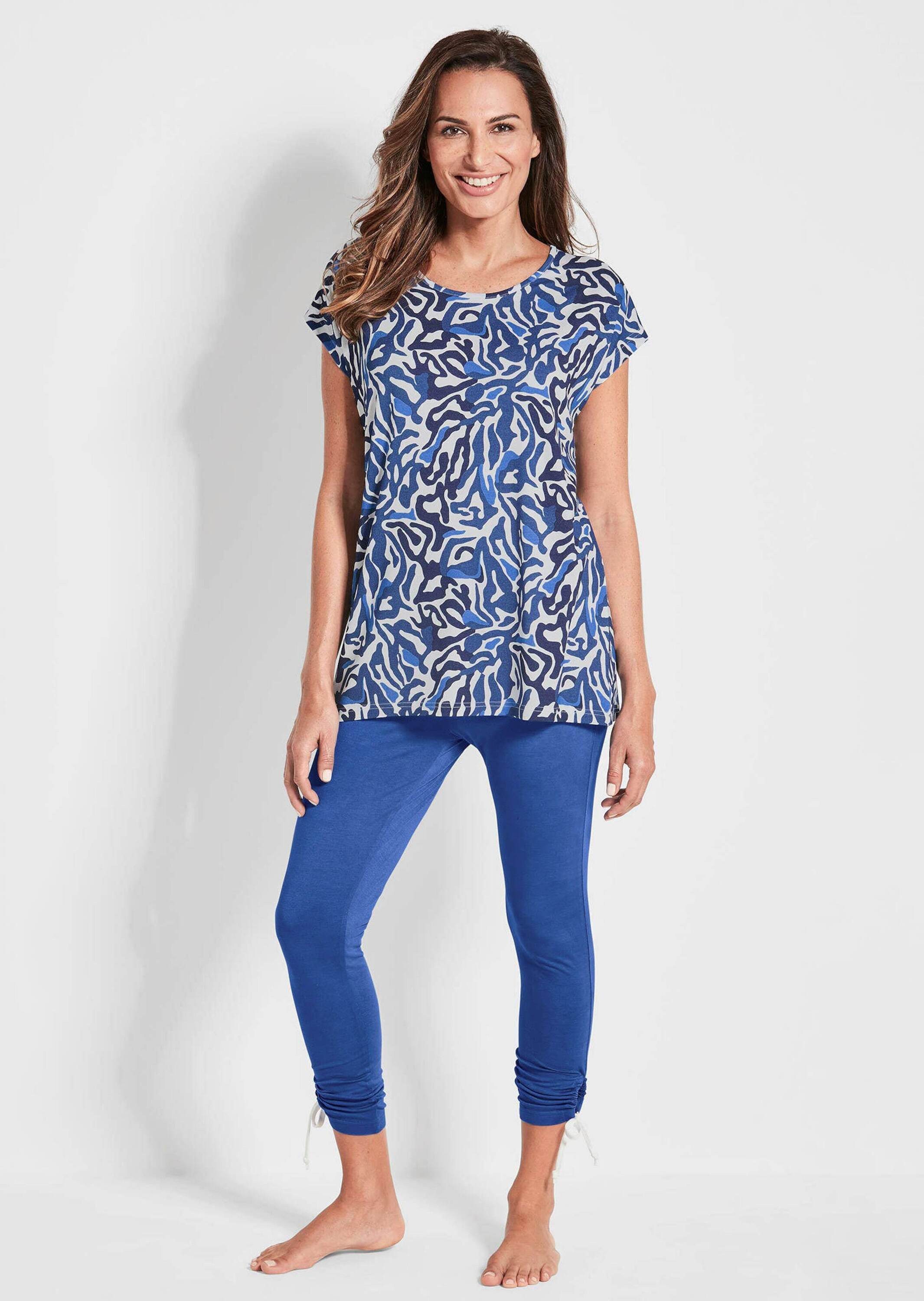 GOLDNER Hausanzug Moderner Strandanzug mit Druck Loungewear mit bedrucktem Shirt und geraffter Leggings