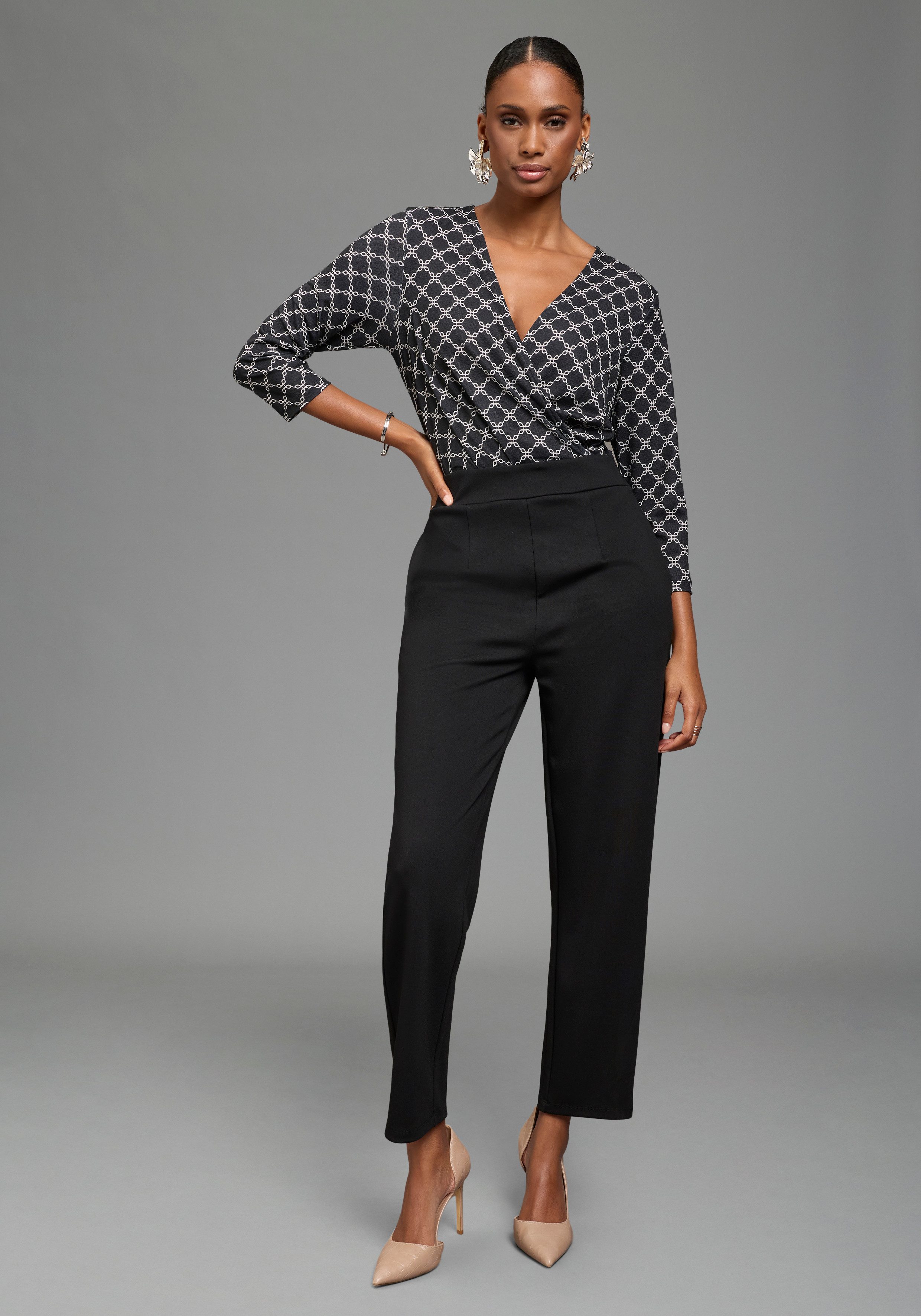 Laura Scott Jumpsuit im eleganten Stil, mit V-Ausschnitt in Wickeloptik