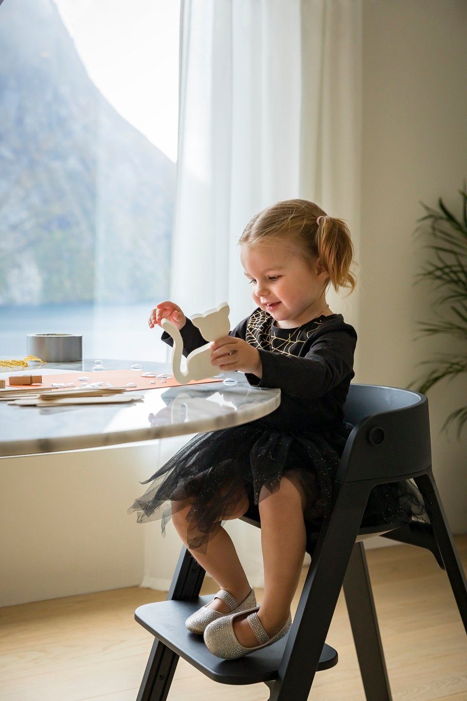 Ihr Stokke Kinderhochstuhl Hochstuhl den Black/Black Bringt Kind STEPS™ - an Familientisch