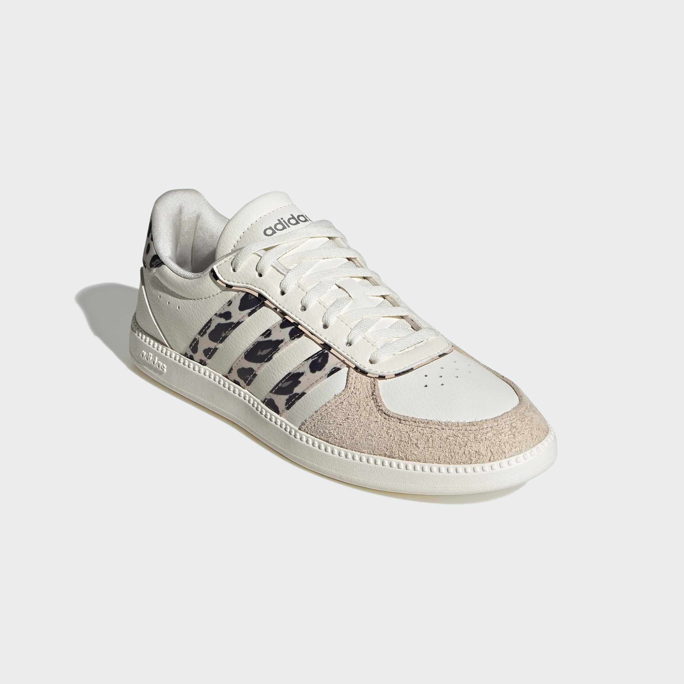 adidas Sportswear BREAKNET SLEEK Sneaker (mit Leo Muster) inspiriert vom Design des adidas handball spezial