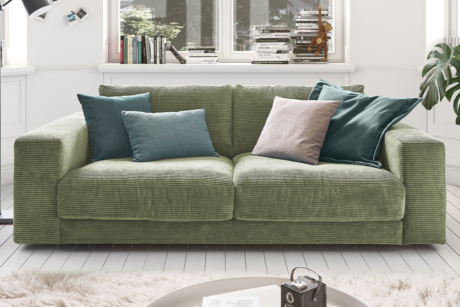 KAWOLA Sofa MADELINE, Cord Farben 2-Sitzer olivgrün od. 3-Sitzer versch