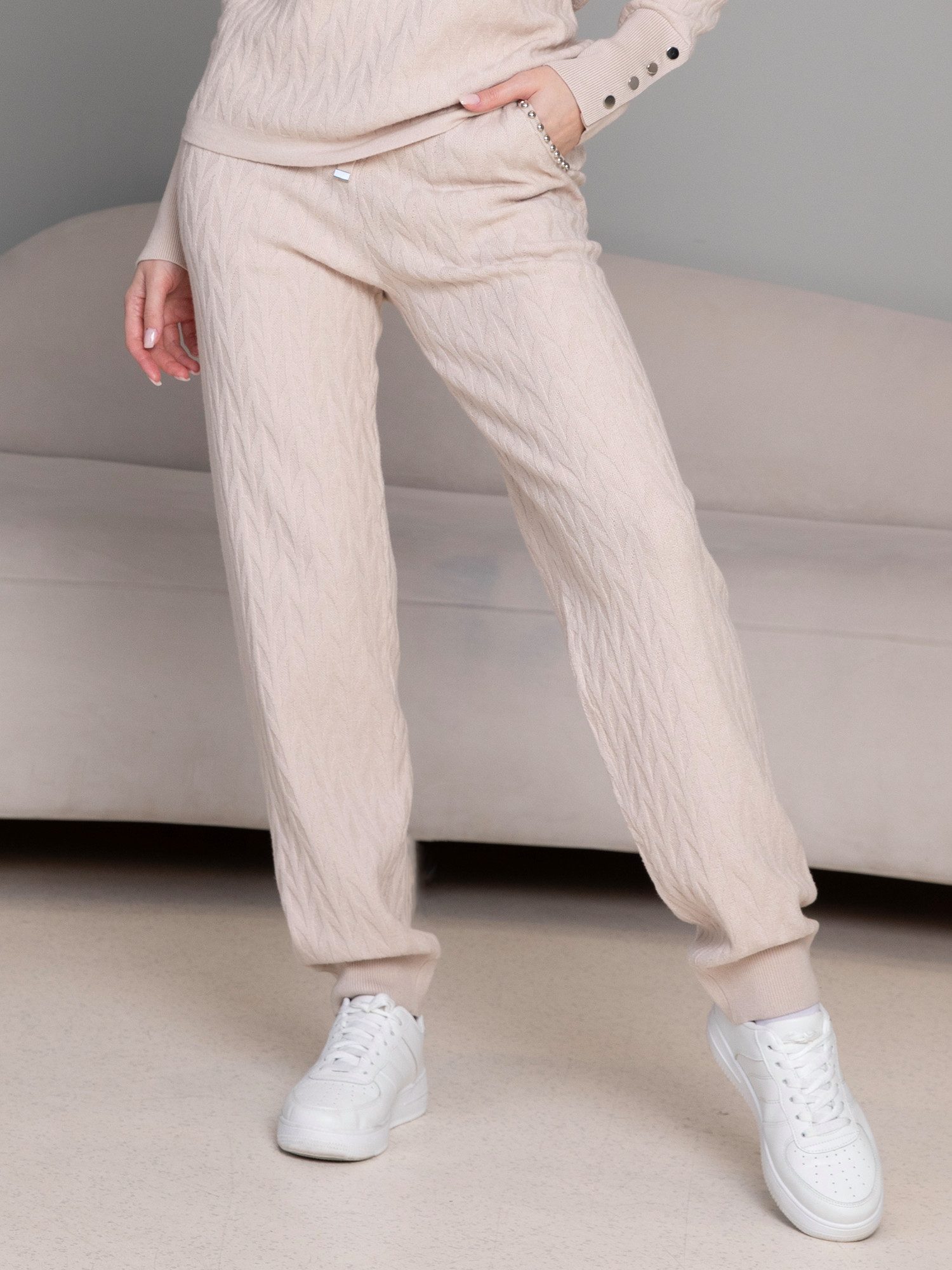 Passioni Strickhose aus Strick mit Nietendetails günstig online kaufen