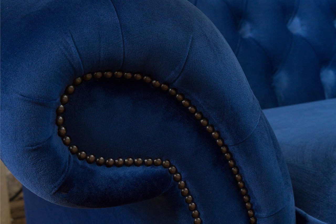 Xlmoebel Chesterfield-Sofa Elegantes Sofa aus blauem Samt und Leder mit Knopfheftungen, Hergestellt in Europa