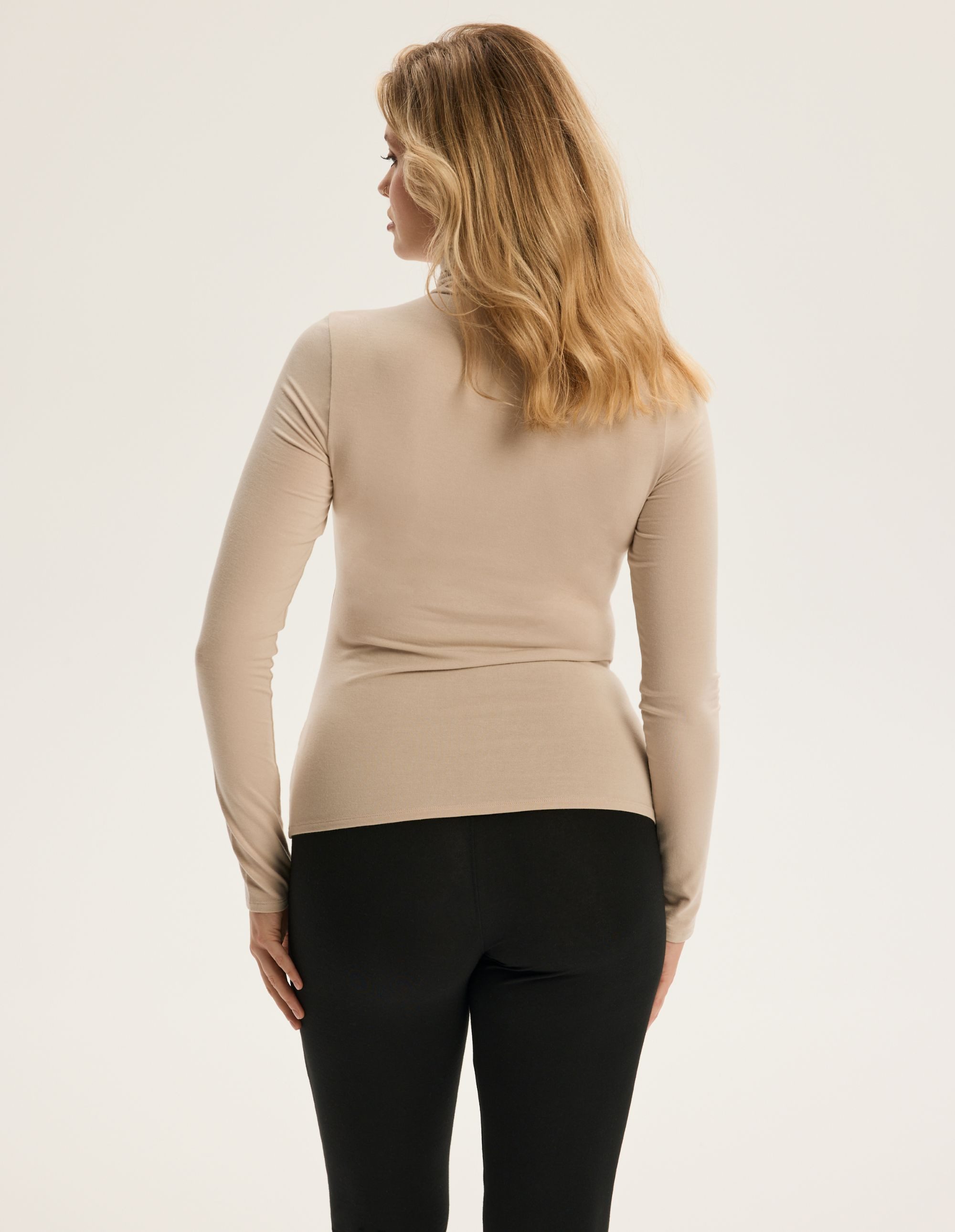ESOTIQ Blusenshirt Figurbetontes Modal-Langarmshirt mit Rollkragen. Comodo