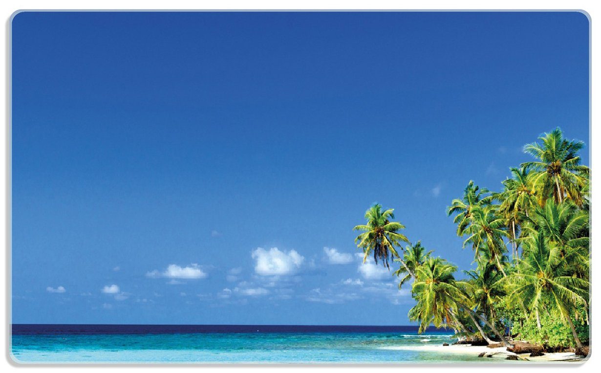 Wallario Frühstücksbrett Blauer Himmel weißer Strand Palmen und das tiefblaue Meer, ESG-Sicherheitsglas, (inkl. rutschfester Gummifüße 4mm, 1-St), 14x23cm