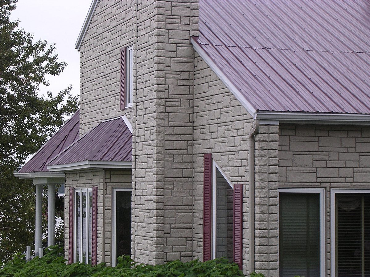 NOVIK Verkleidungspaneel NovikStone HC Platte 122x47 cm 9 St. 4,65qm Bruchstein weiss, BxL: 47,00x121,92 cm, 0,52 qm, (Karton mit 9 Platten, 4,27 qm) Wandverkleidung mit 3-D-Effekt, problemlose Montage, Natursteinoptik