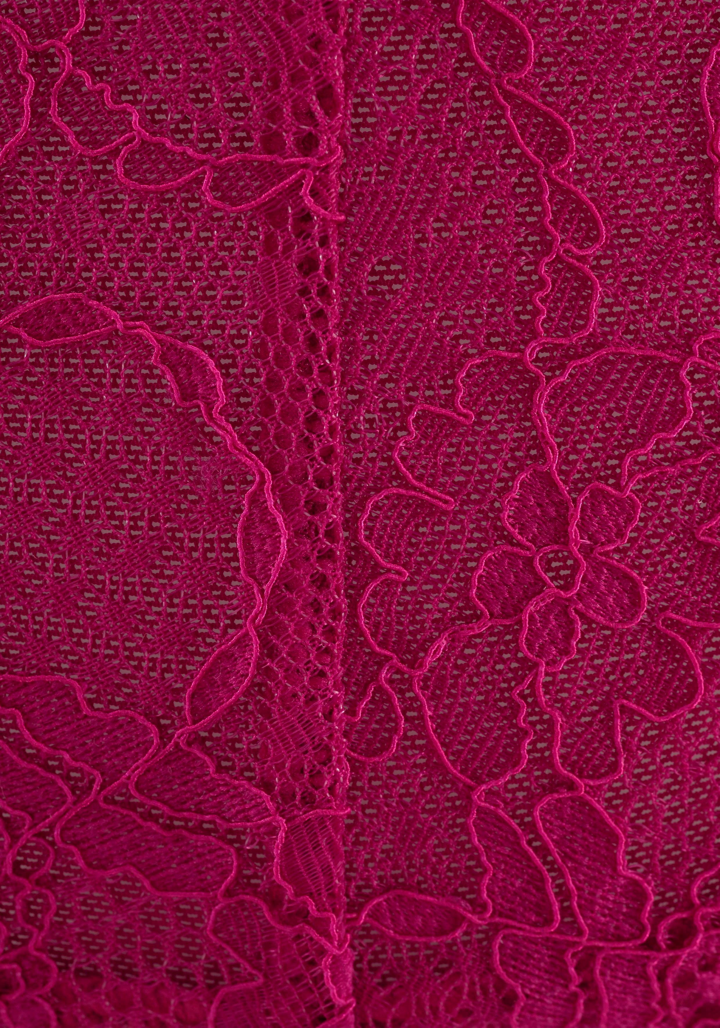 LASCANA String Premium Dessous aus zarter Spitze mit feiner Zierschleife und Accessoire