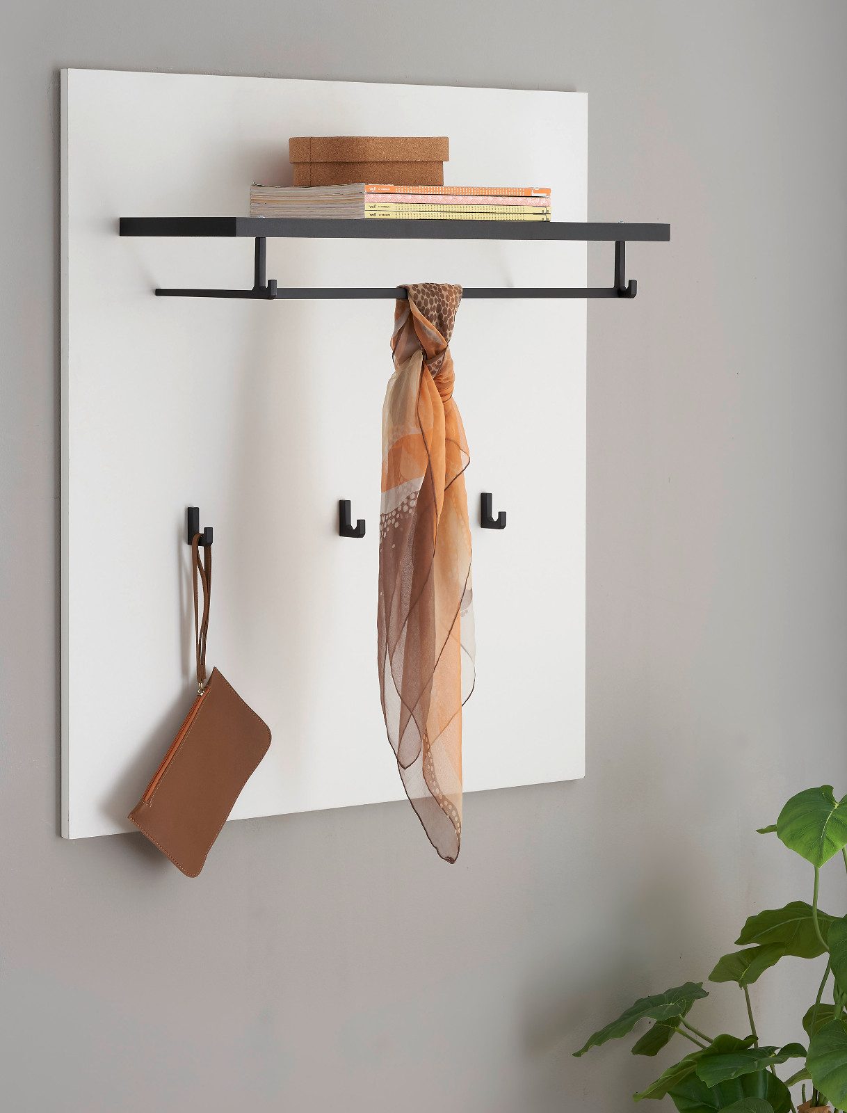 Furn.Design Garderobenpaneel Design-D (Wandgarderobe in Weiß, 79 x 89 cm), mit Kleiderstange und 5 Kleiderhaken