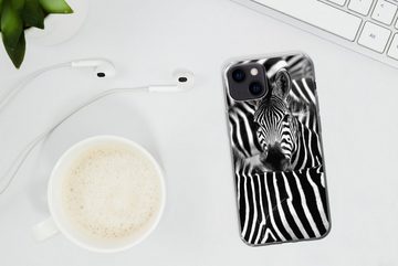 MuchoWow Handyhülle Zebra schwarz-weiß Fotodruck, Handyhülle Apple iPhone 13, Smartphone-Bumper, Print, Handy