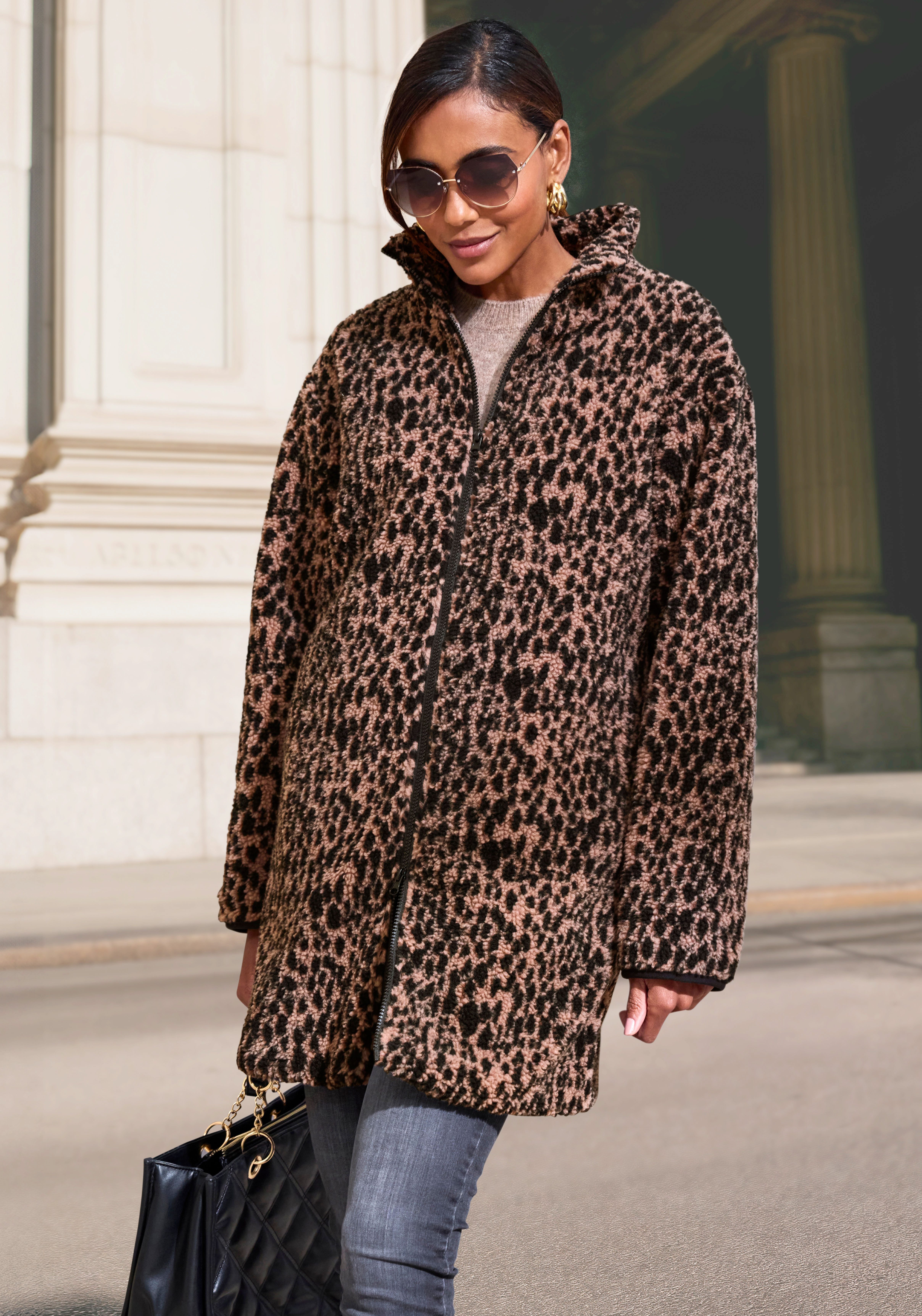 LASCANA Fleecejacke im Leomuster in weicher Fleece-Qualität günstig online kaufen