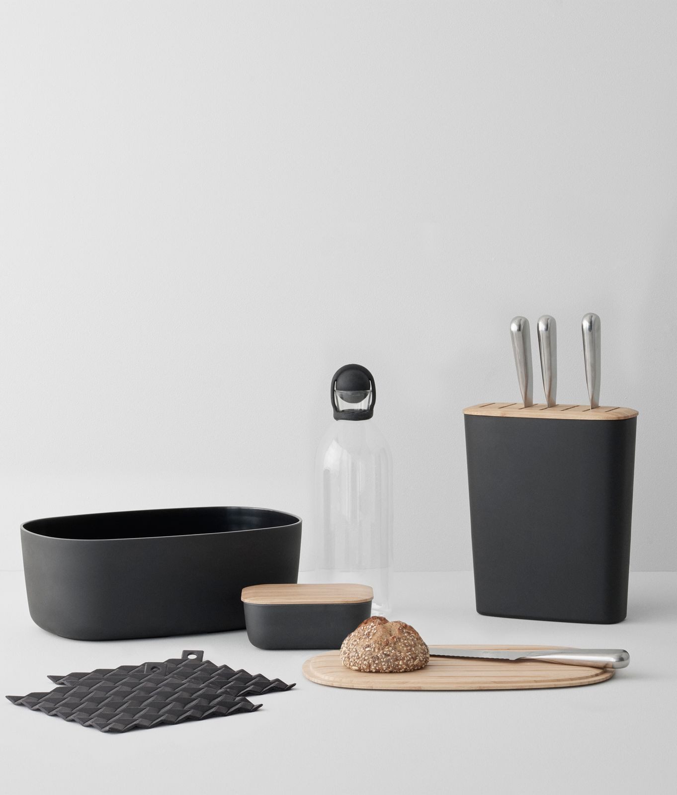 Stelton Brotkasten Brotkasten BOX-IT black 34,5 cm (l), Kunststoff, RIG-TIG by stelton Brotkasten BOX-IT black