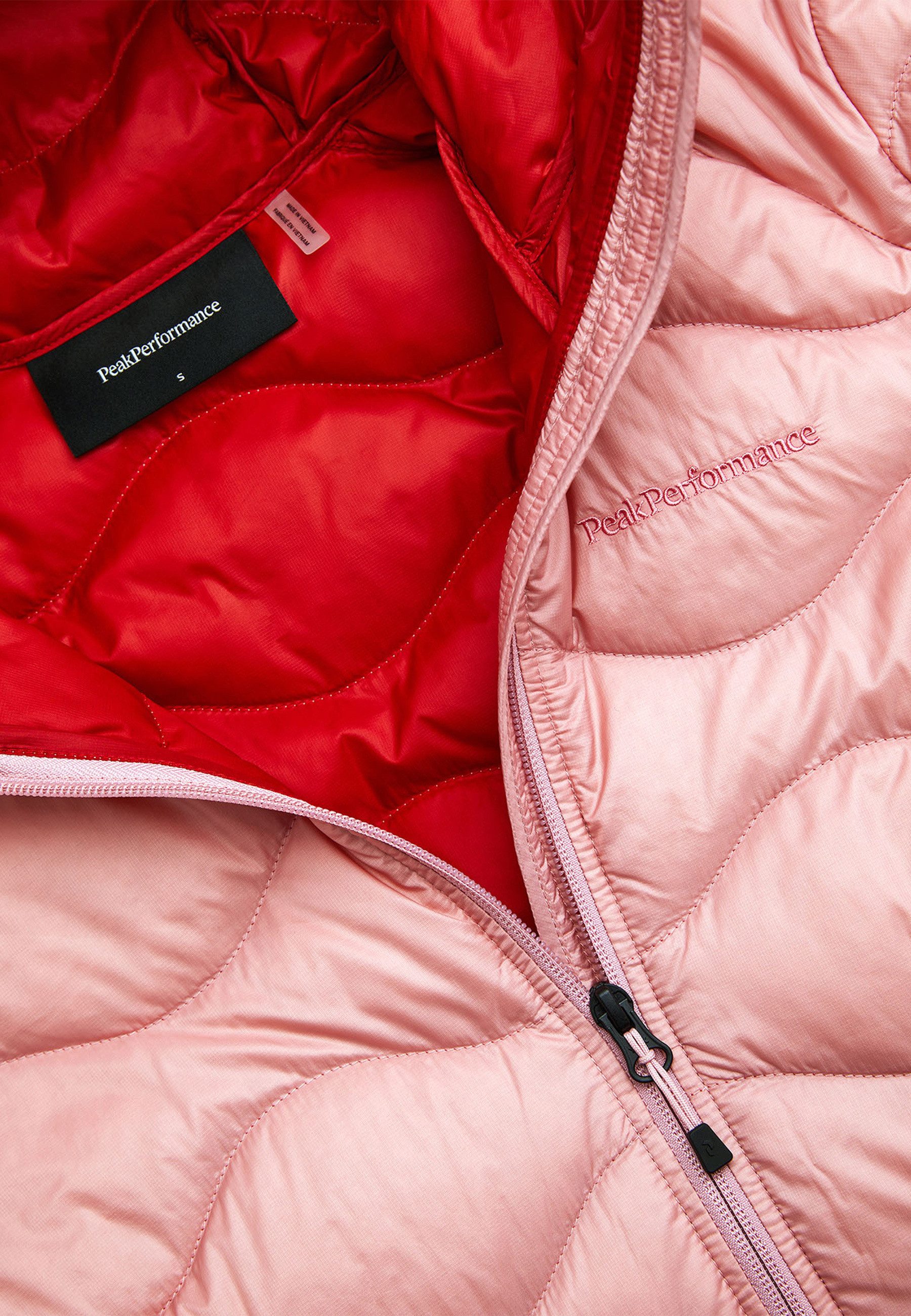 Peak Performance Steppjacke W Helium Down Hood Jacket mit sportivem Design