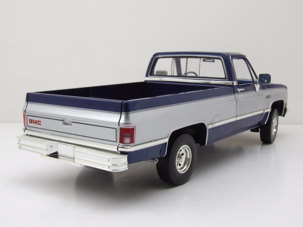 GMC K2500 Sierra Grande Pick Up 1967 rot Busted Knuckle