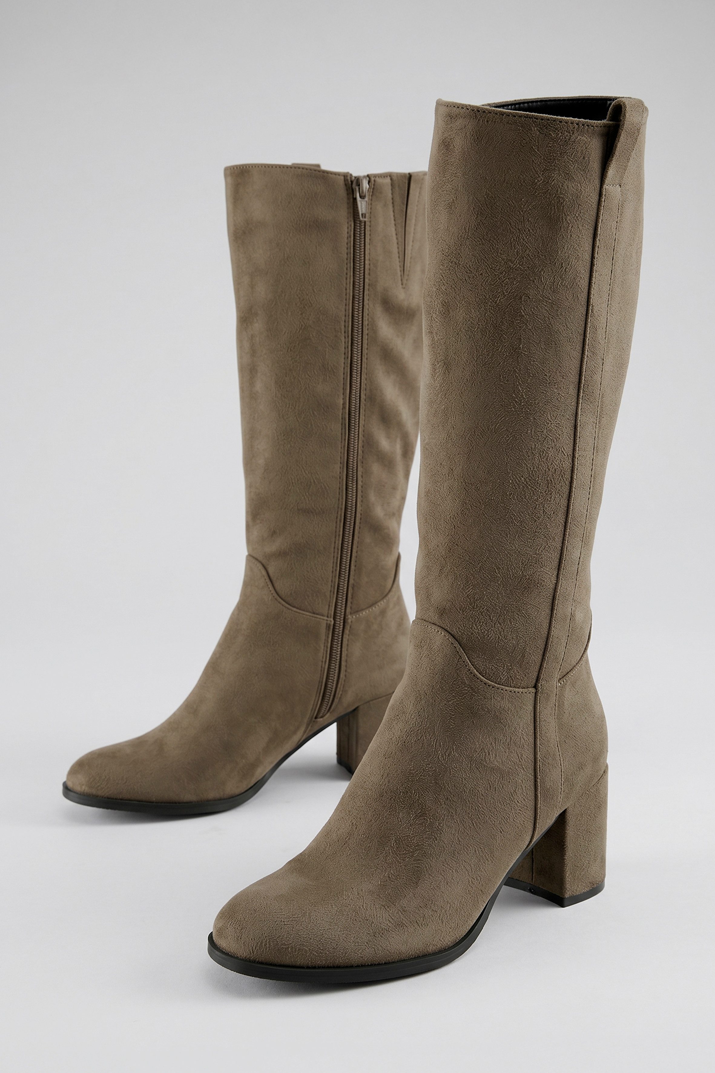 Aniston SHOES Stiefel Stiefelette, Langschaftstiefel mit Reißverschluss- NEUE KOLLEKTION. € 69,99, (€ 69,99 pro 1 Stk).