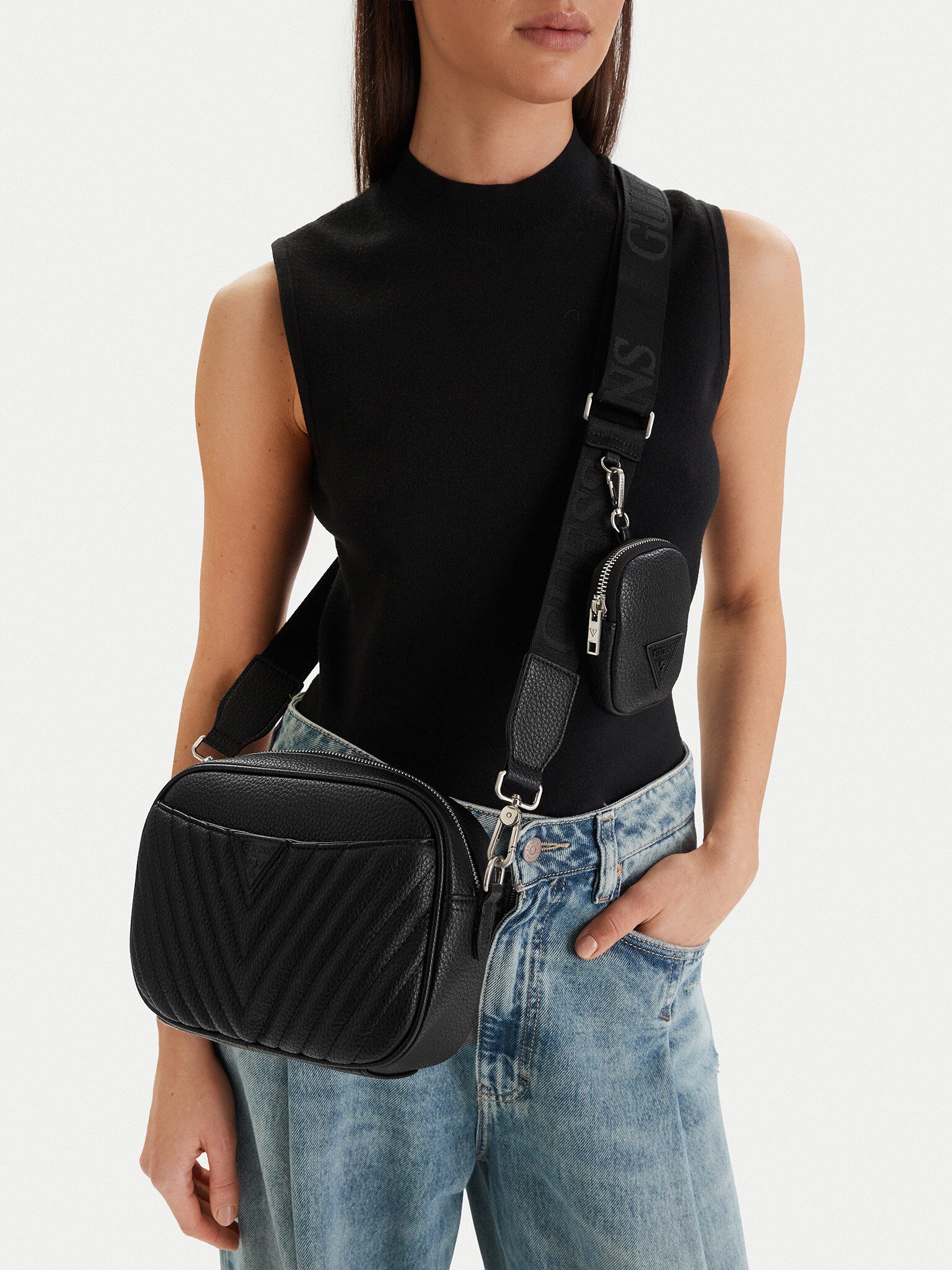 GUESS JEANS Handtasche Guess Jeans Damenhandtasche Schwarz GUESS JEANS-CWBEO-GUESS-M-001-09 S