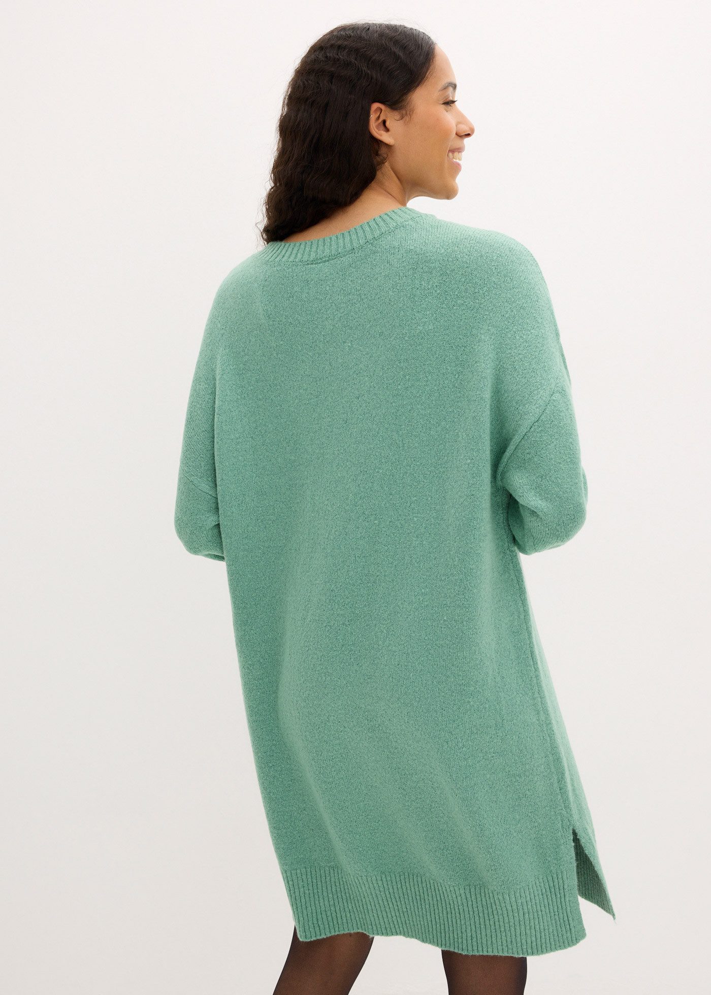 bonprix Sweatkleid aus Materialmix, Oversize Passform, knielang, mit Seitenschlitzen