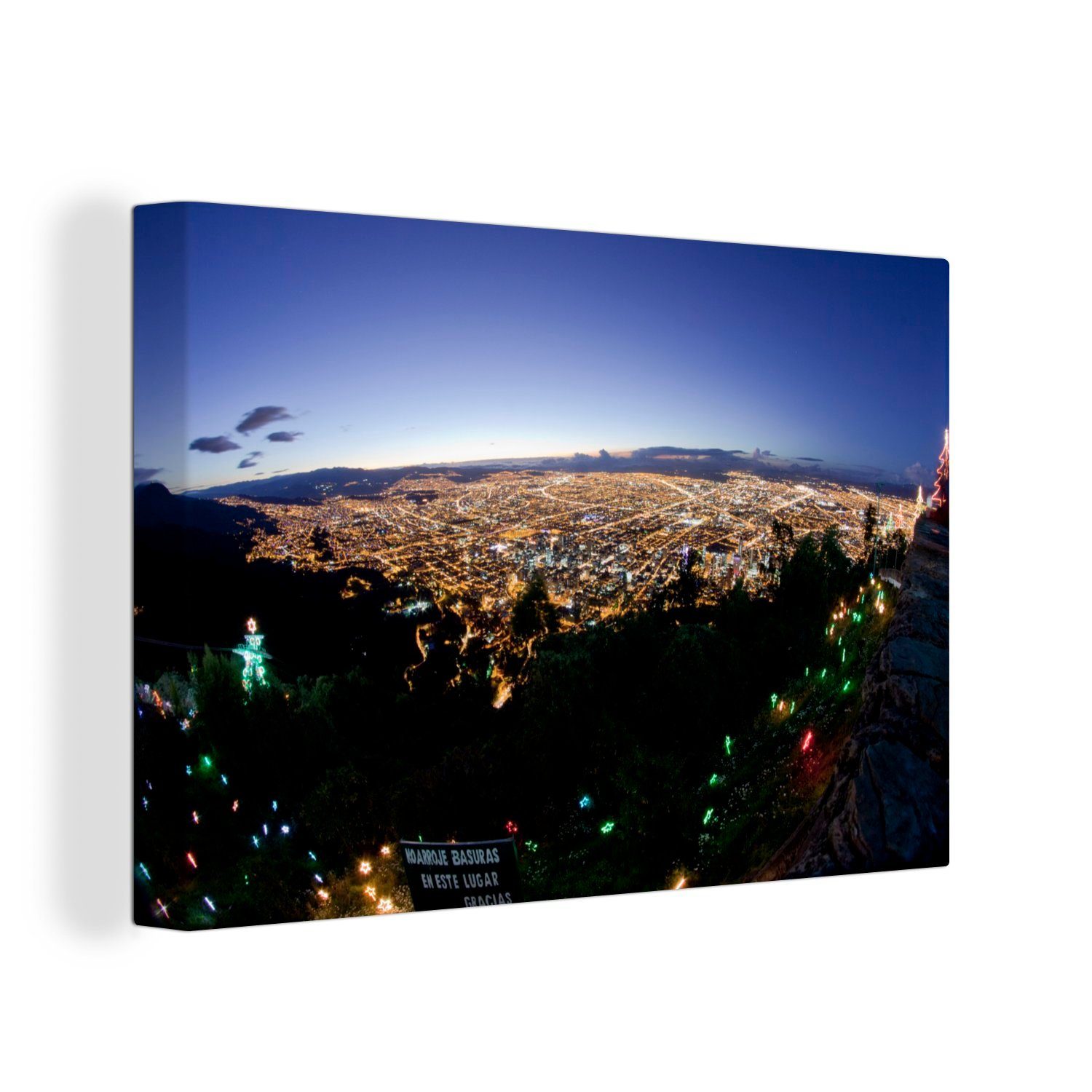 OneMillionCanvasses® Leinwandbild Luftaufnahme von Bogota bei Nacht vom Cerro de Monserrate, (1 St), Wandbild Leinwandbilder, Aufhängefertig, Wanddeko, 30x20 cm