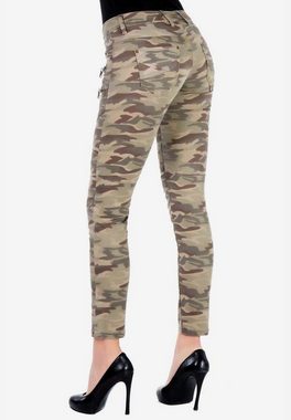 Cipo & Baxx Slim-fit-Jeans in aufregendem Military-Design