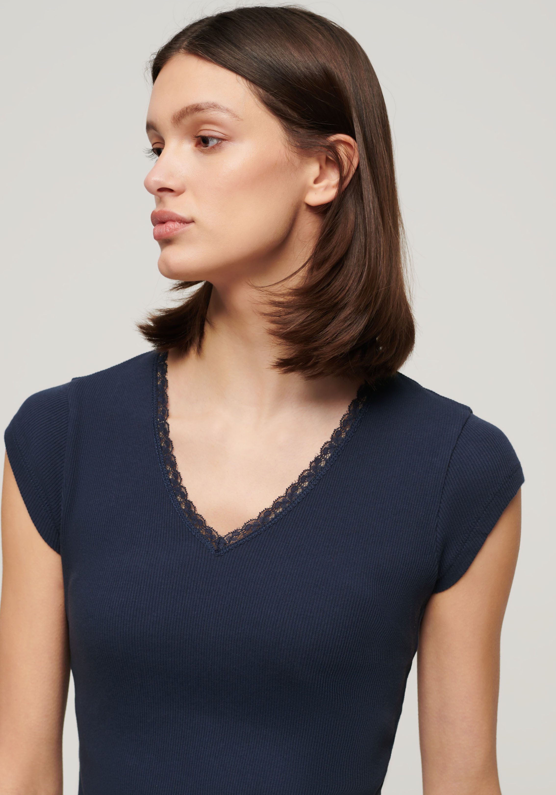 Superdry T-Shirt ESSENTIAL LACE TRIM V günstig online kaufen