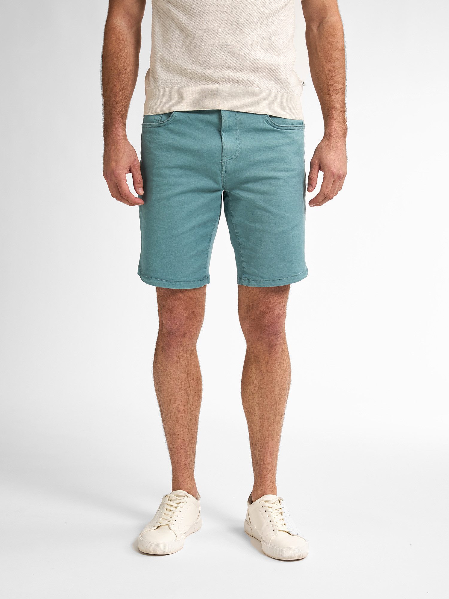 Shorts Farbige Denim-Shorts Stingraypark
