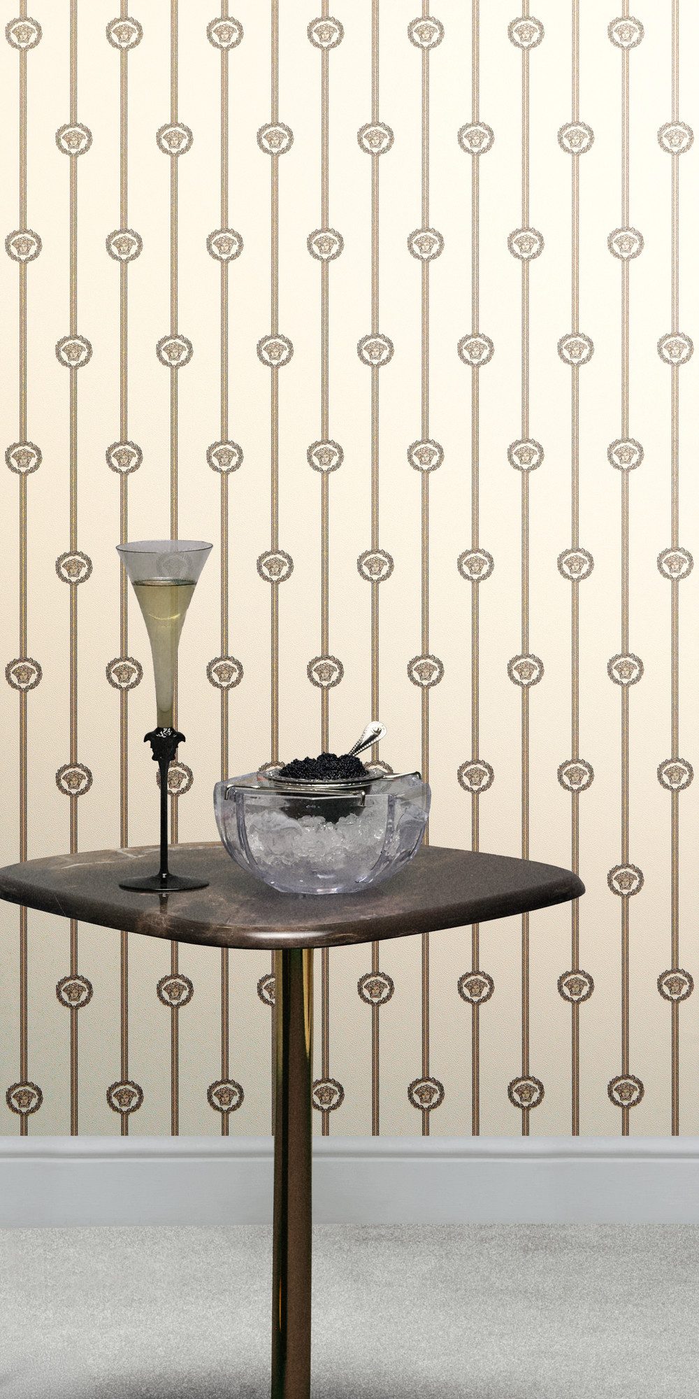 Versace Vliestapete Versace 6 I Love Baroque –, geprägt, 3D-Optik, Barock, Motiv, (1 St), Elegantes Streifendesign mit ikonischen Medaillons & feinem Glanz