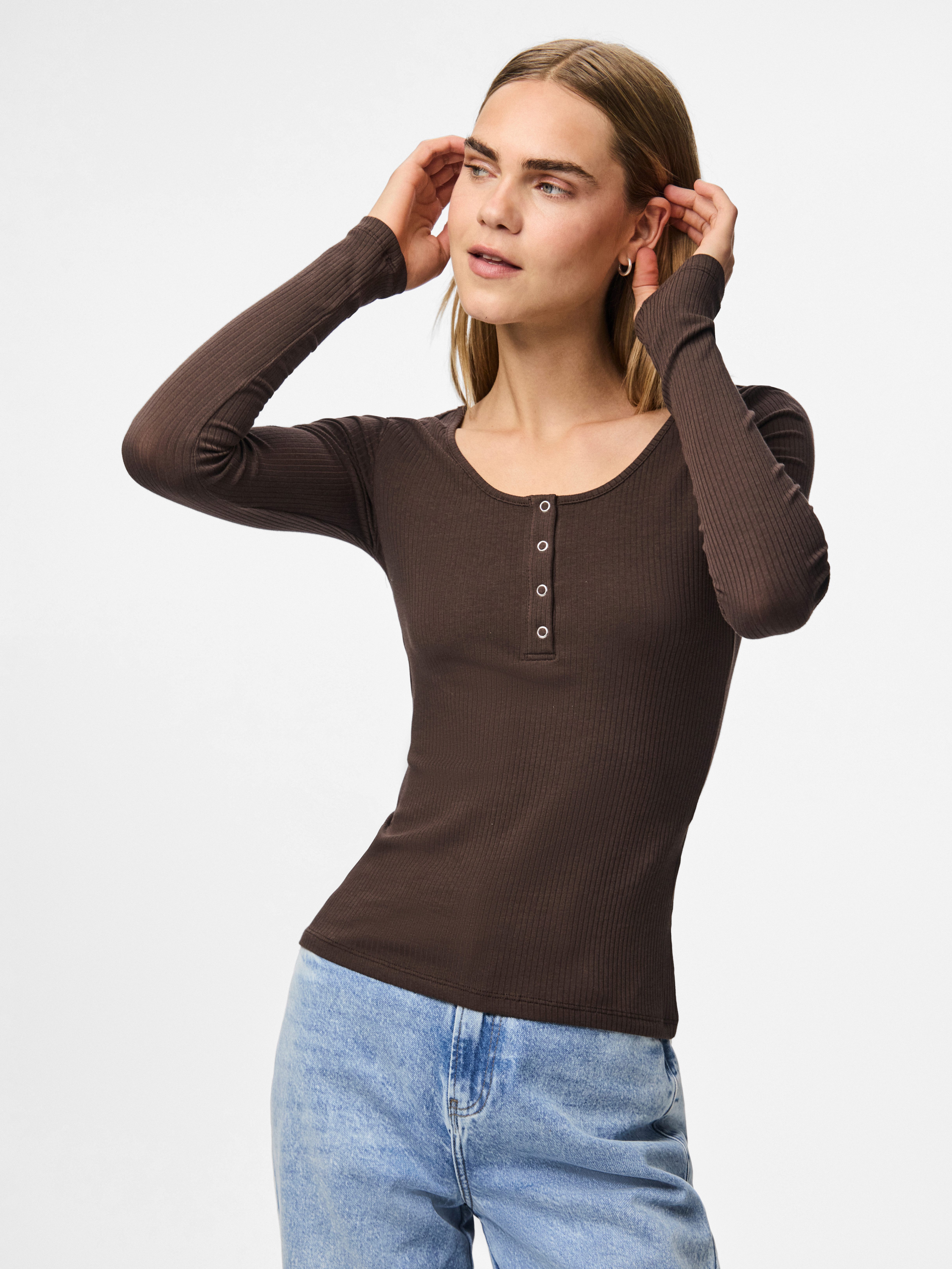 pieces Langarmshirt PCKITTE LS TOP NOOS BC Baumwollmischung, slim fit