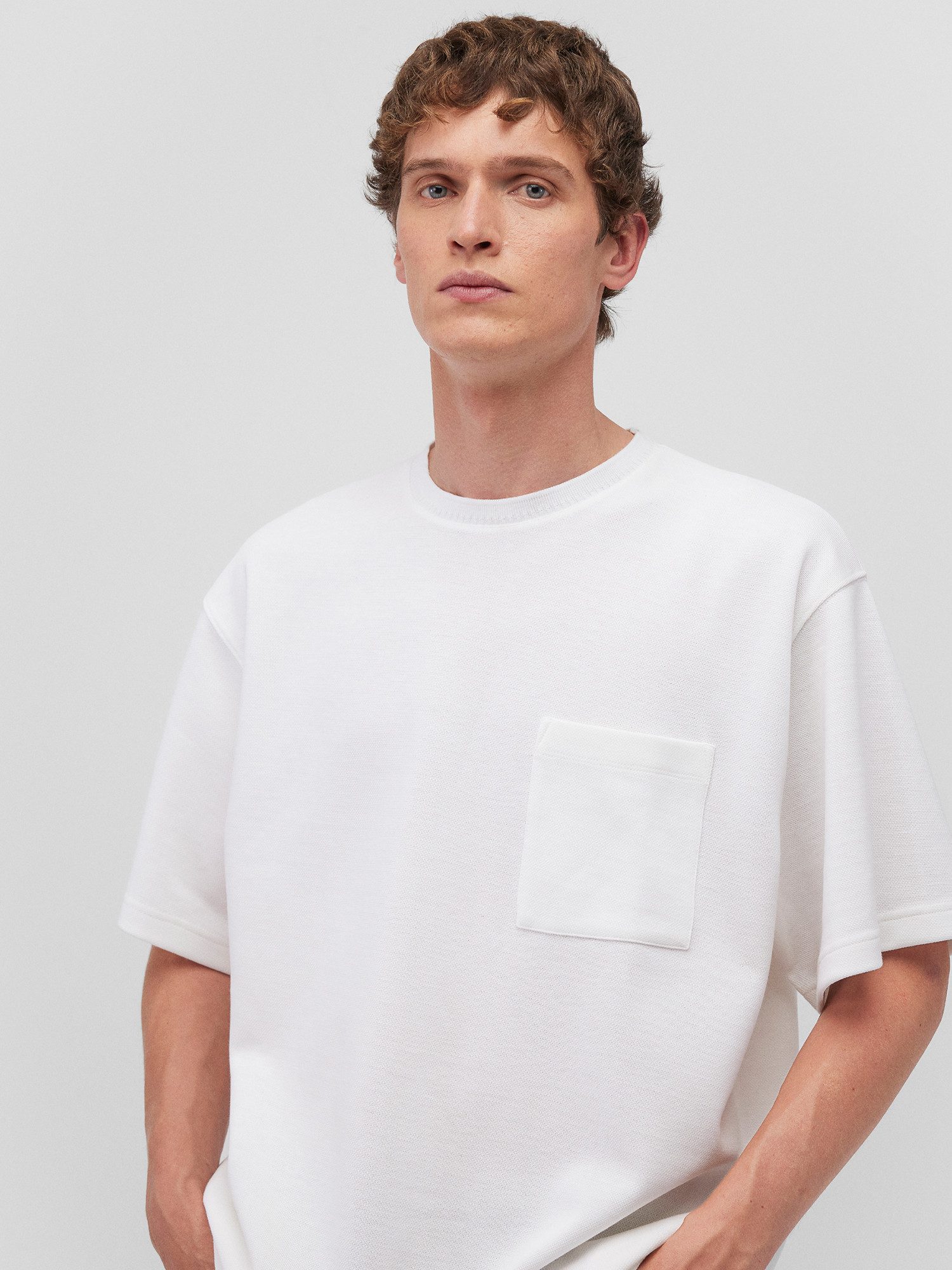 Mavi T-Shirt Weiß mit Brusttasche festes Material für Baumwolle Loose Fit Rundhals Kurzarm unifarben atmungsaktiv