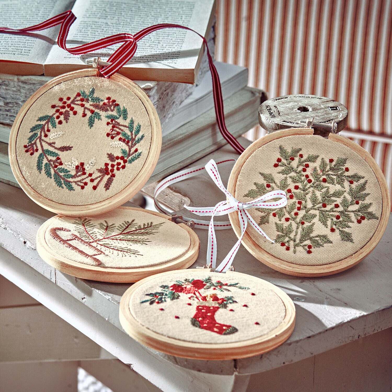 Mirabeau Weihnachtsfigur Anhänger 4er Set Seravas bunt (4er Set, 4er Set)