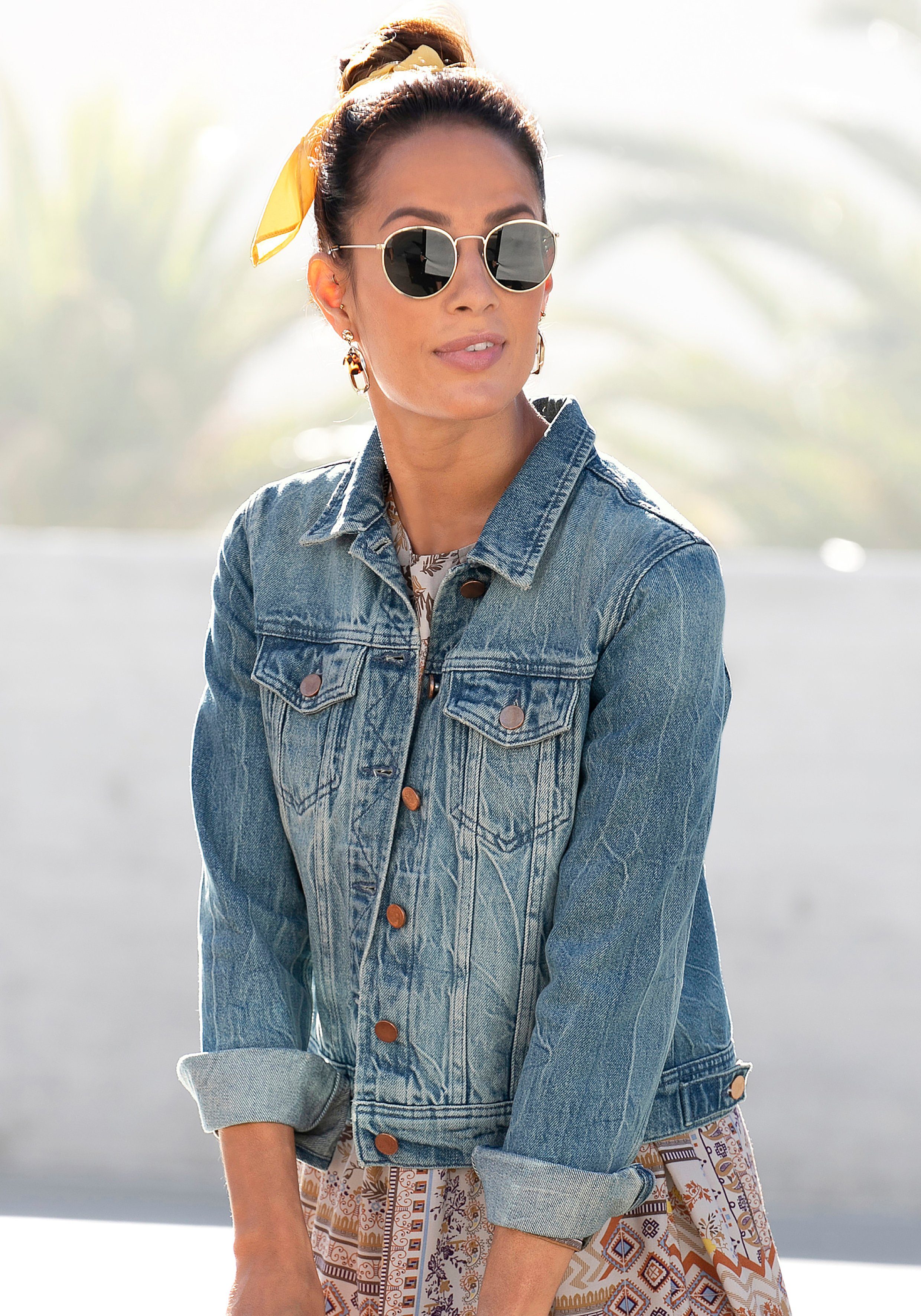 LASCANA Jeansjacke mit zwei Pattentaschen, Denimjacke aus Baumwolle, Sommer günstig online kaufen