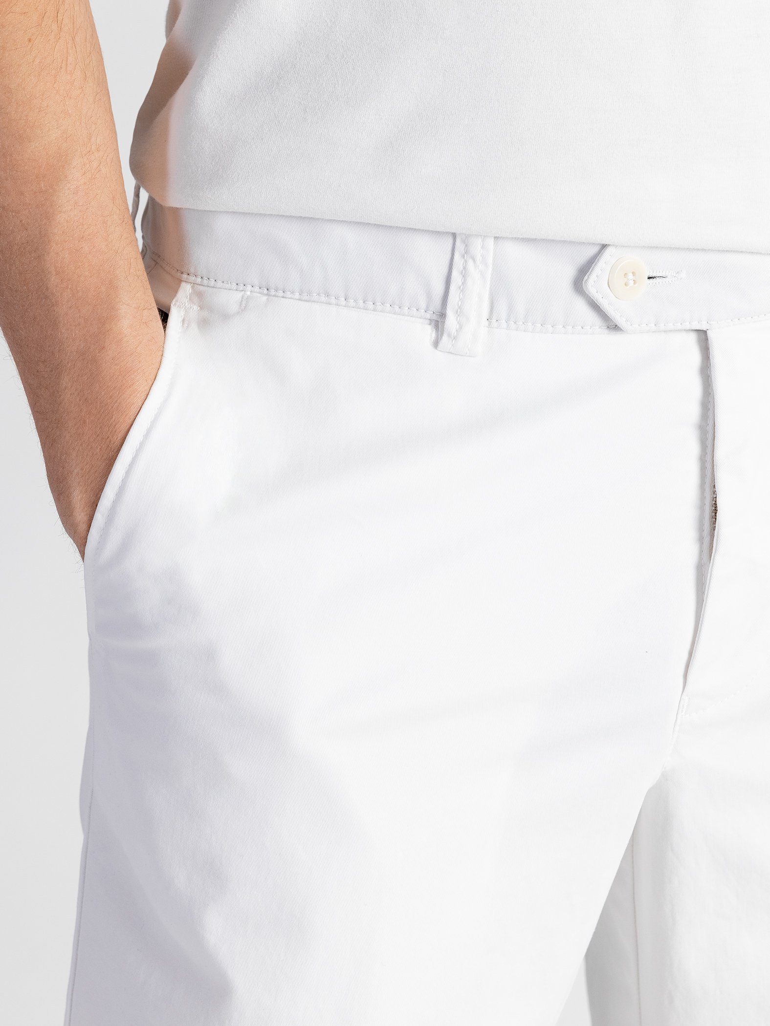 Farbauswahl, GOTS-zertifiziert elastischem Shorts TwoMates Bund, mit Shorts Weiß