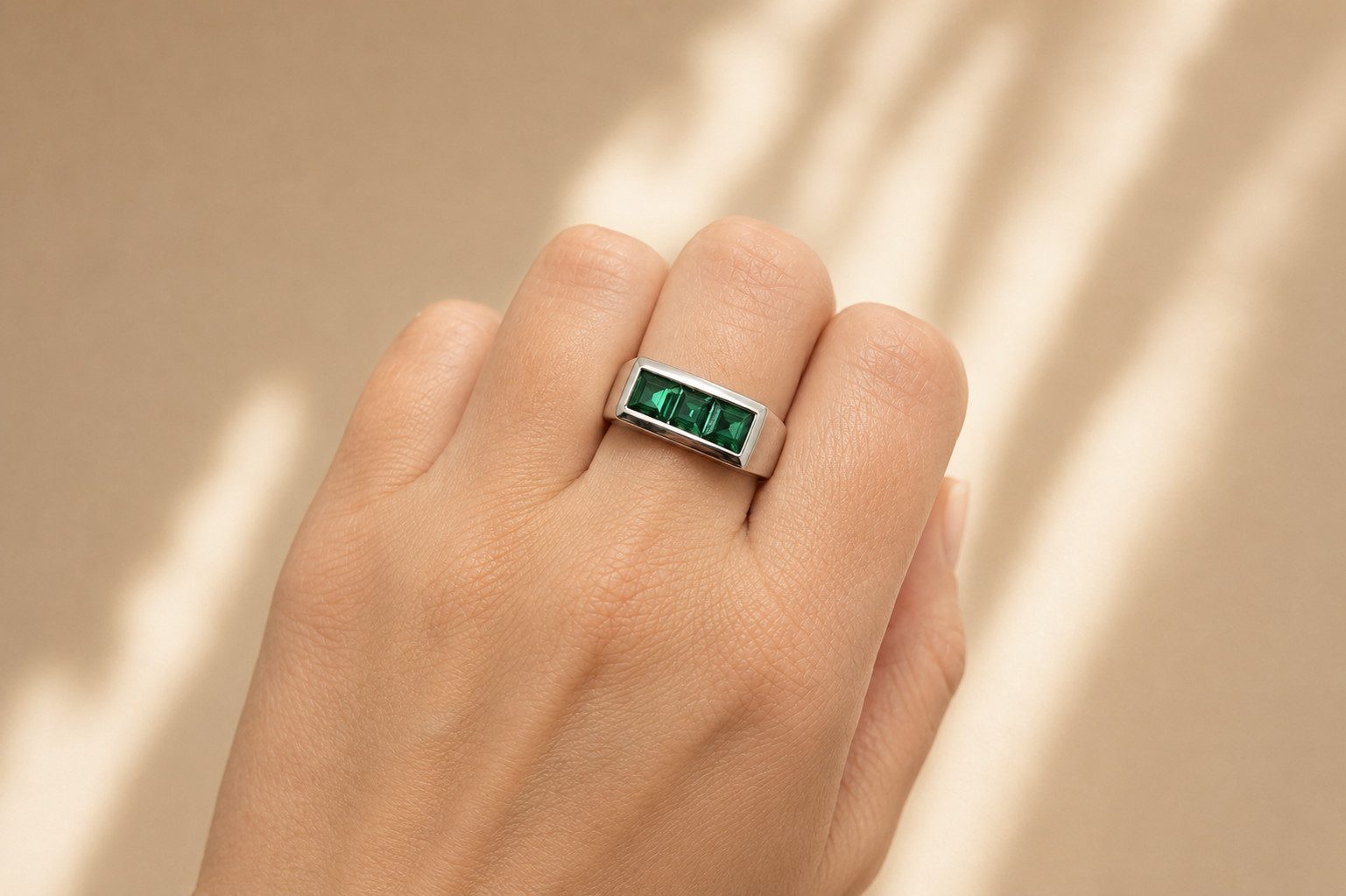Sogni d'oro Fingerring "Turmalin-Trilogie" mit blau-grünem Turmalin, Weißgold 375