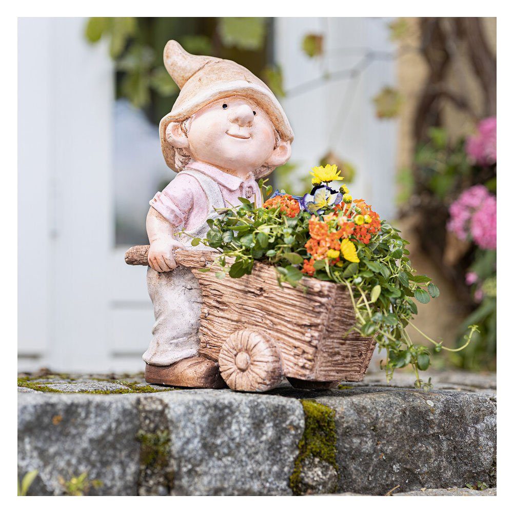 Home-trends24.de Gartenfigur Pflanzer Junge Schubkarre Blumentopf Pflanztopf Übertopf Garten Deko, (1 St)