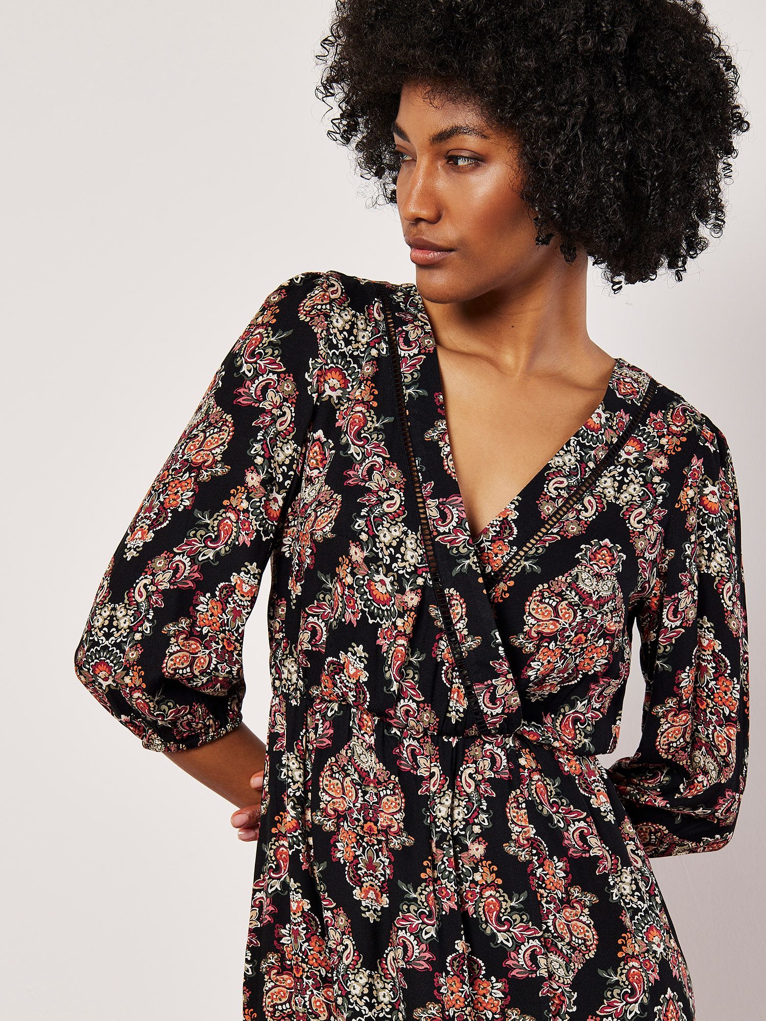 Apricot Druckkleid gemustertes Midikleid, in Wickeloptik günstig online kaufen