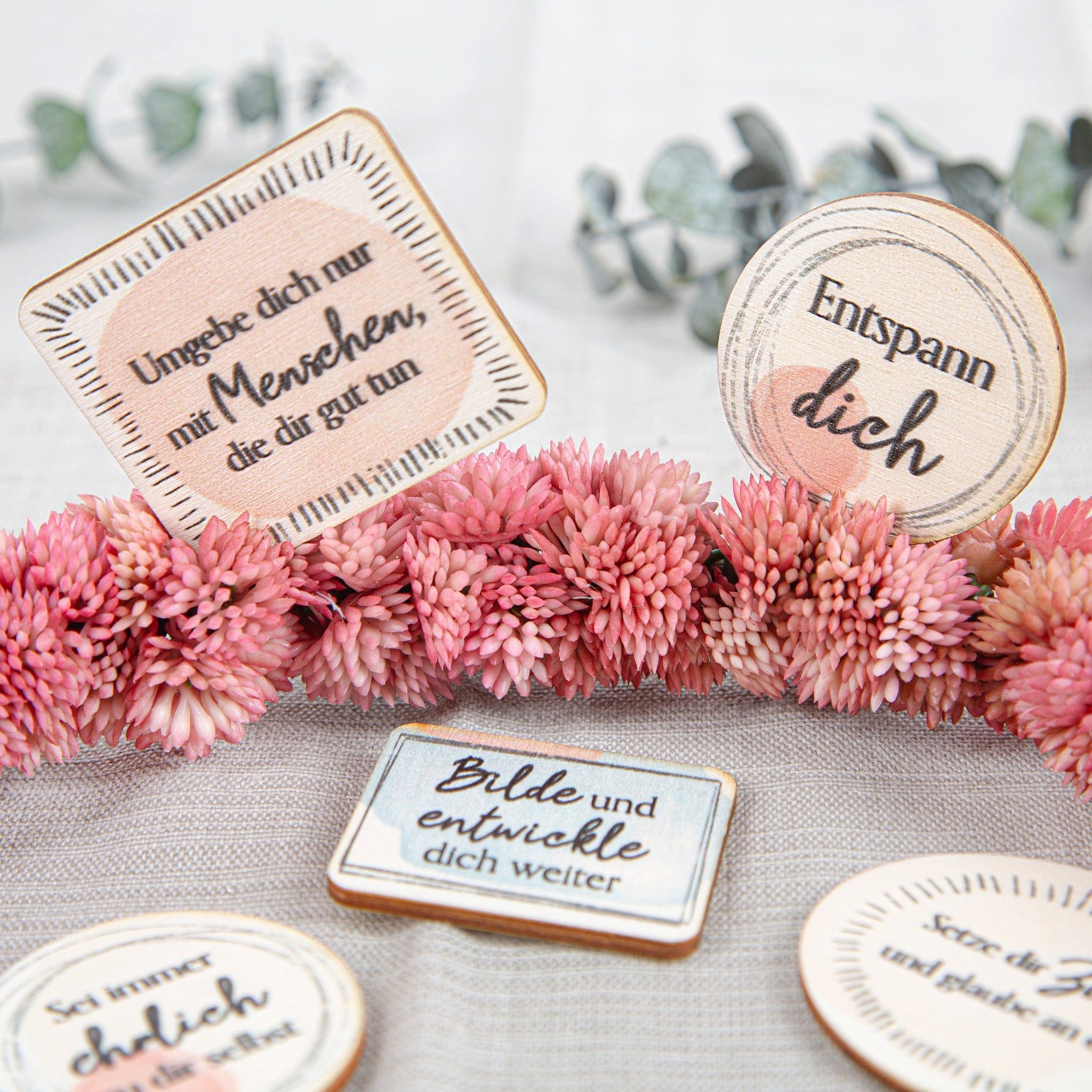 Logbuch-Verlag Dekofigur Anleitung zum Glücklichsein Holztaler Selbstfürsor günstig online kaufen