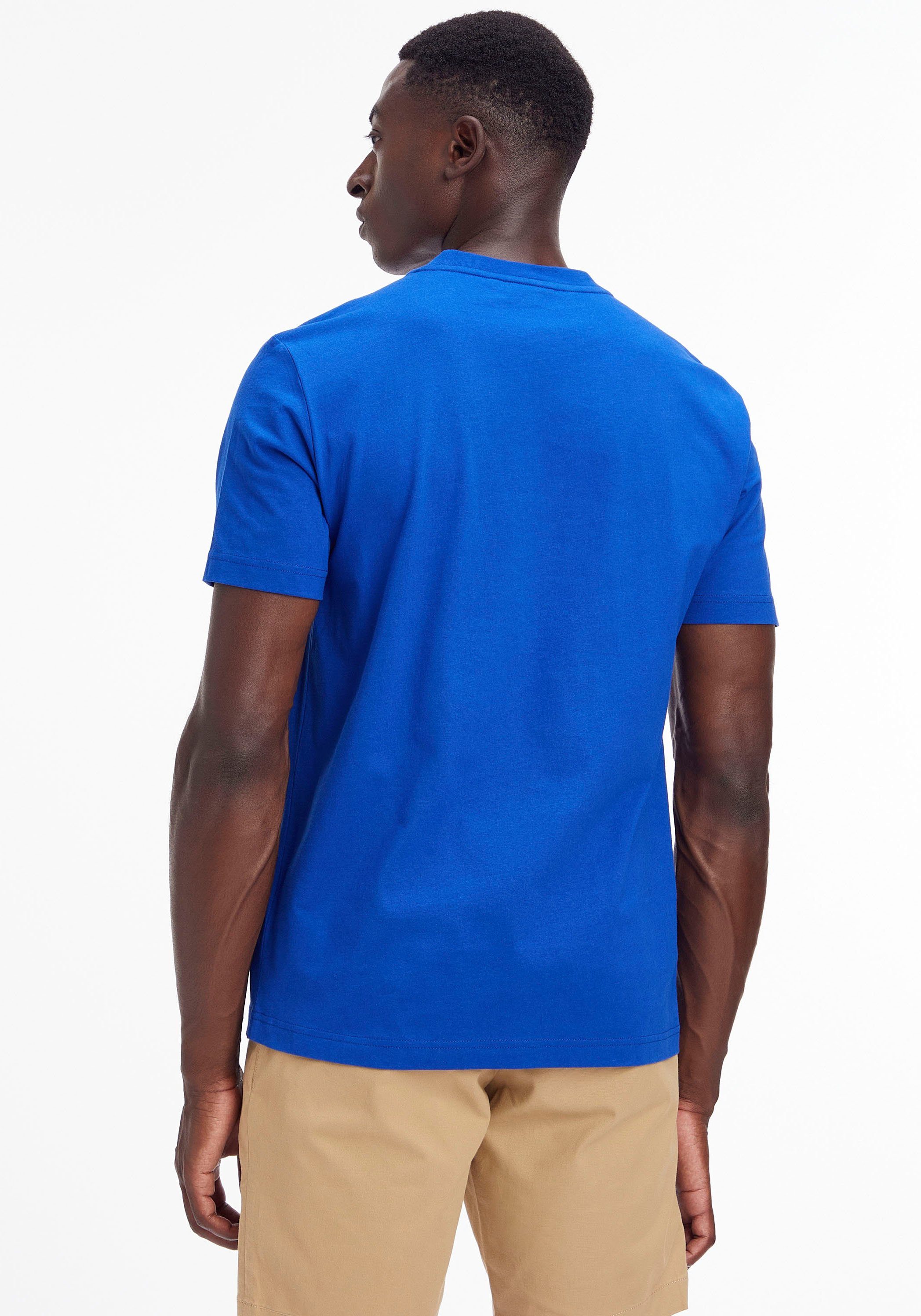 Calvin Klein Kurzarmshirt mit Klein Calvin mid blue Logo azure Brust der auf