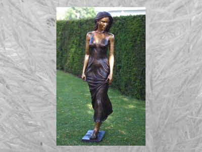 IDYL Gartenfigur IDYL Bronze-Skulptur Stehende Frau braun, Bronze