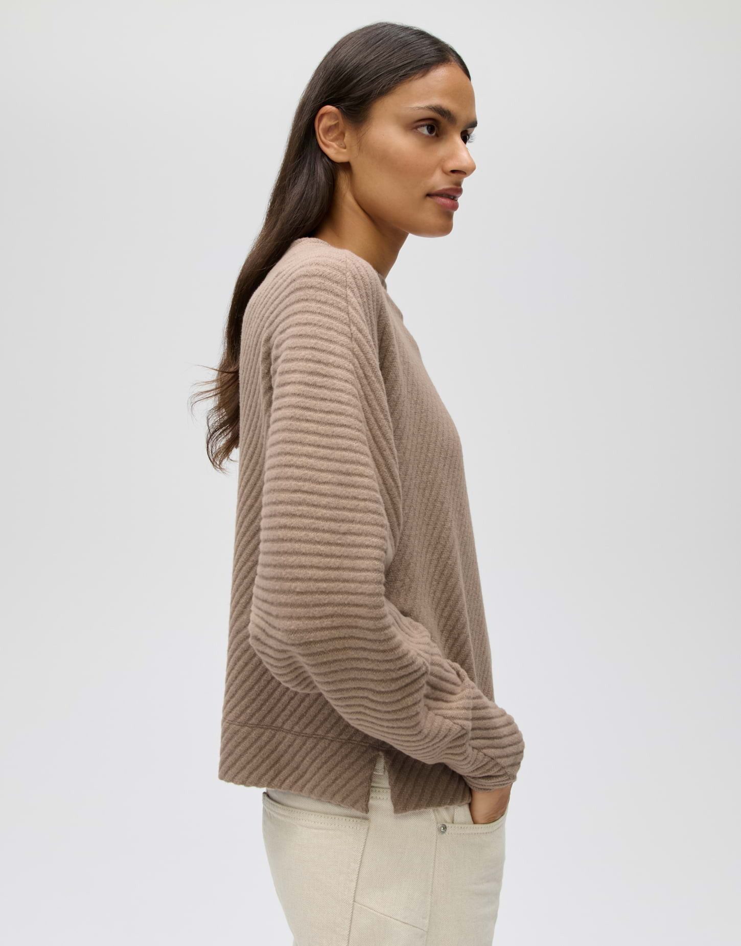 OPUS Langarmshirt Sorizon aus Cord mit samtiger Oberfläche Schmal zulaufende Form mit Fledermausärmeln und samtiger Cordoptik – Bild 5 von 5