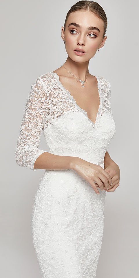 Bride Now! wear, to Brautkleid motifs Arm mit V-Ausschnitt lace comfortable Kurzes 3/4 with und floral Brautkleid